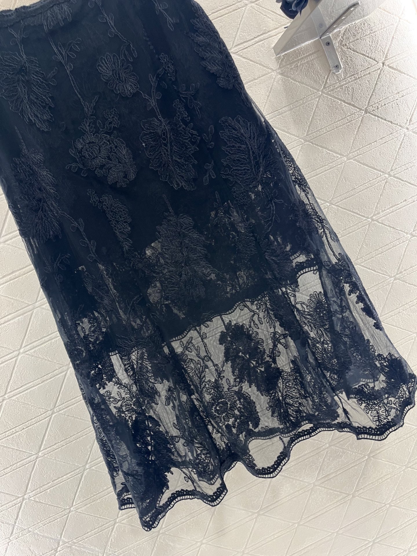 ♥Ermanno scervin*♥2025新品上架
    重工水溶蕾丝三层半裙
定制YB进口绵绸材质