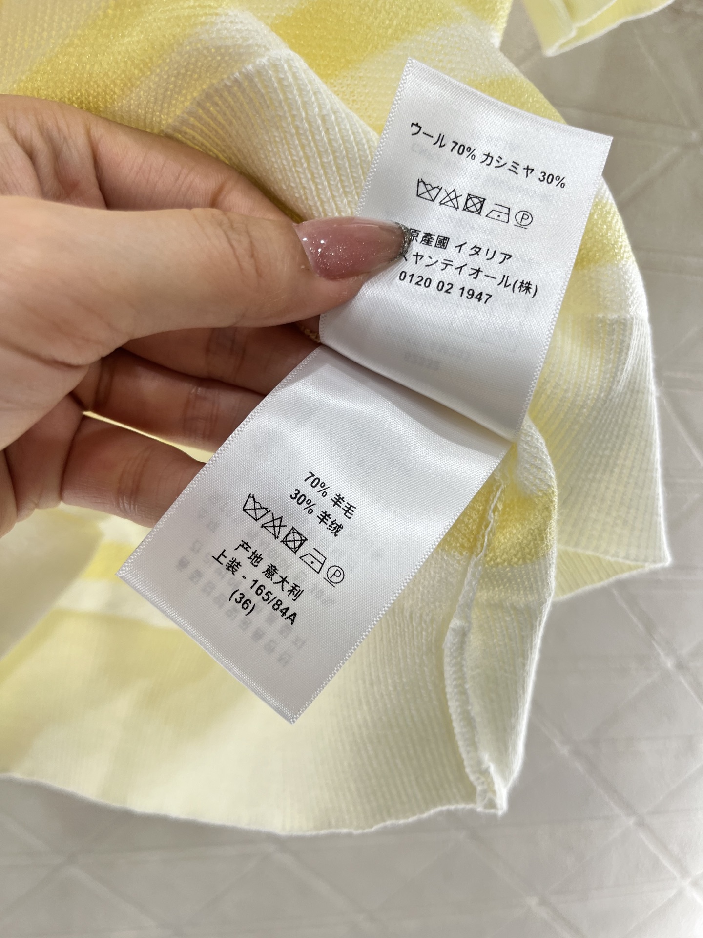 ♥Dio*♥2025新品上架
     条纹针织短袖
定制YB羊毛纱线织造 细腻肌理 柔软舒适 针织短袖