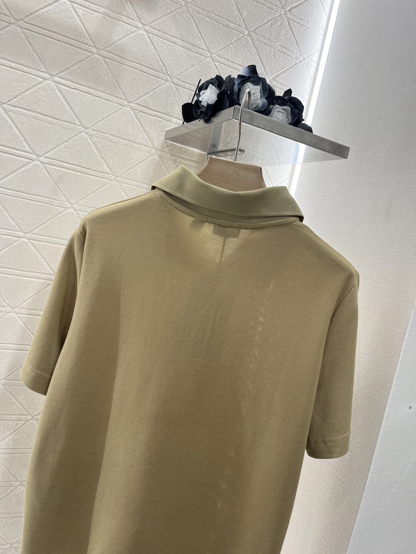 ♥Burberr*♥2025新品上架
    刺绣翻领𝑝𝑜𝑙𝑜上衣
定制YB朱地全棉材质 自带孔洞 透气
