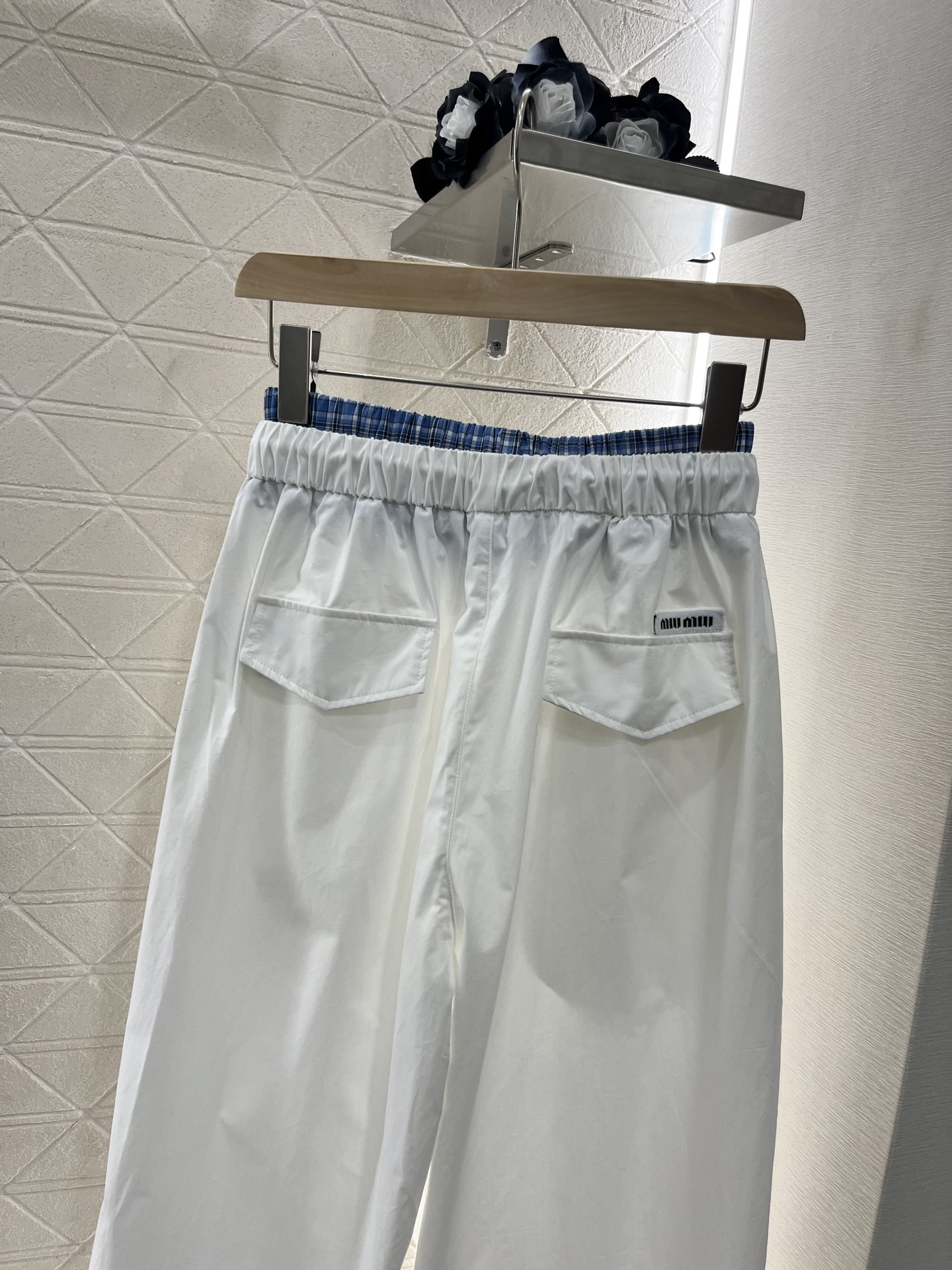 ♥Miumi*♥2025新品上架
   格子拼接抽绳工装长裤
定制YB斜纹全棉材质 质感柔软亲肤 垂感更