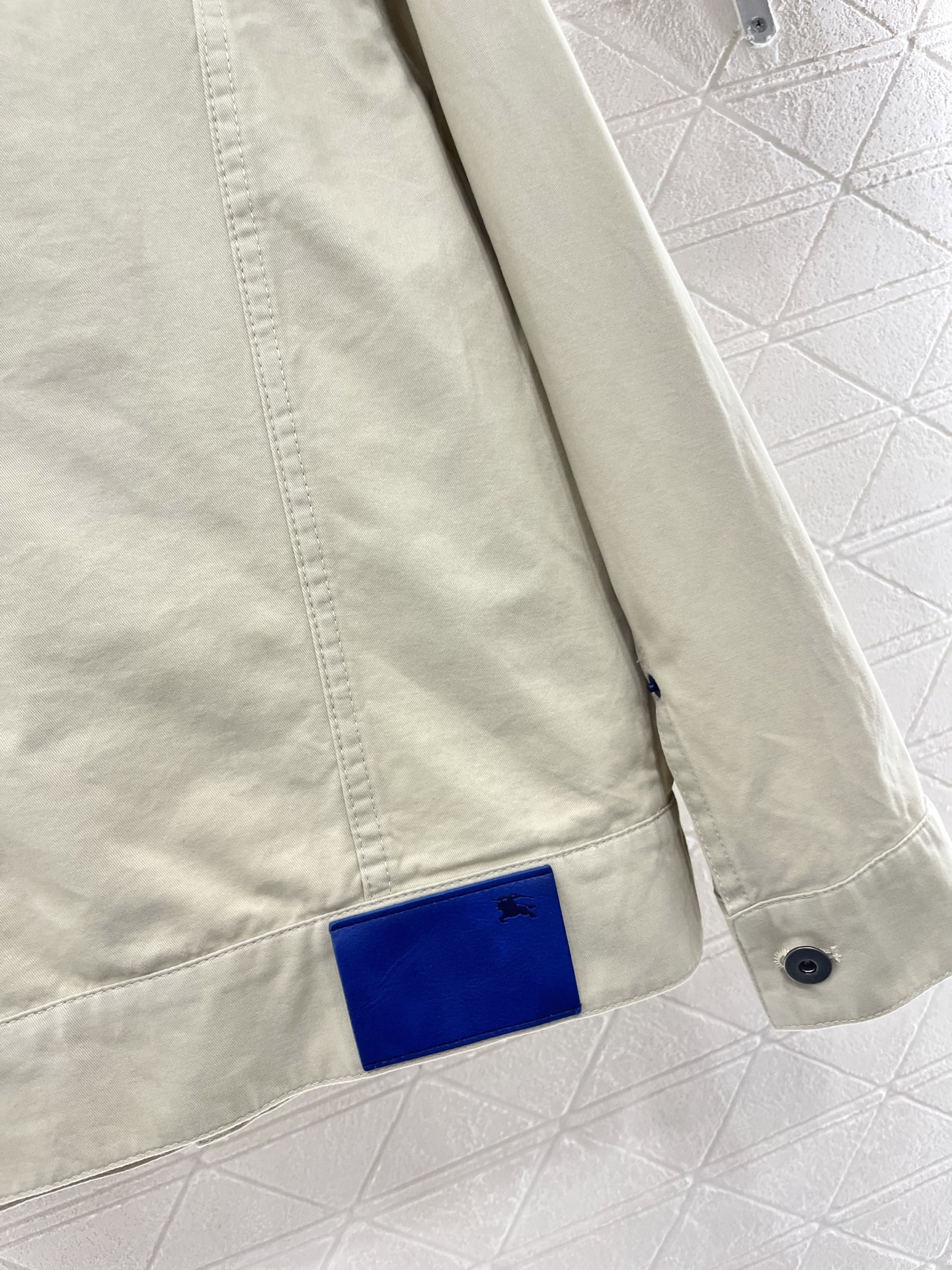 Fashionable Women’s Suit Set: P690 Coats, P529 Semi-Skirts, and BBr*2025 New Product - 图片 4