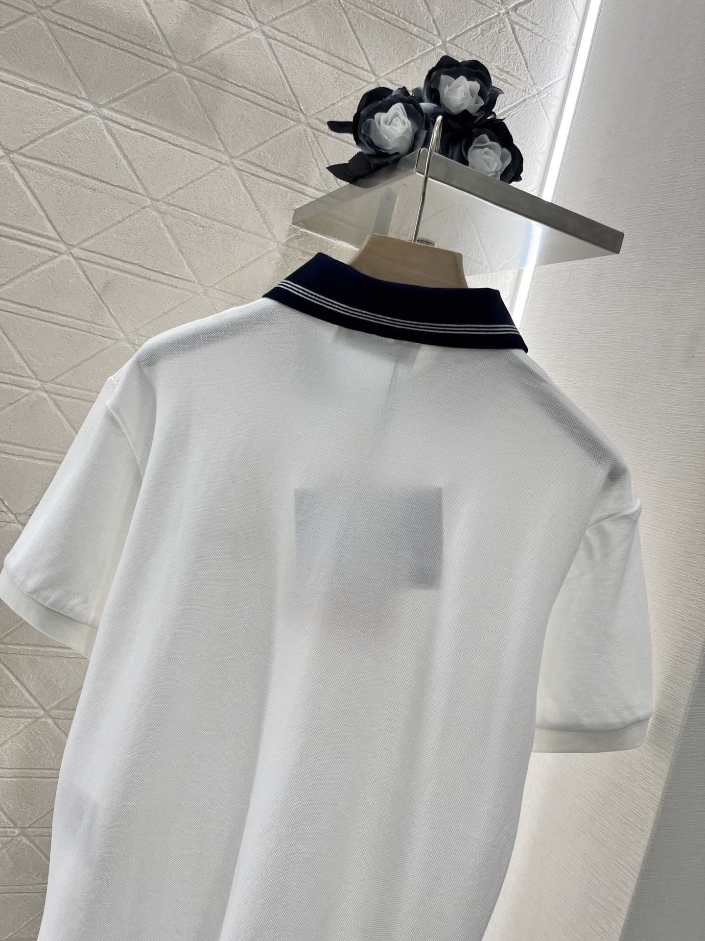 ♥Miumi*♥2025新品上架
    撞色𝑝𝑜𝑙𝑜短袖
定制YB进口棉府朱地棉绸材质 质感轻薄 透气
