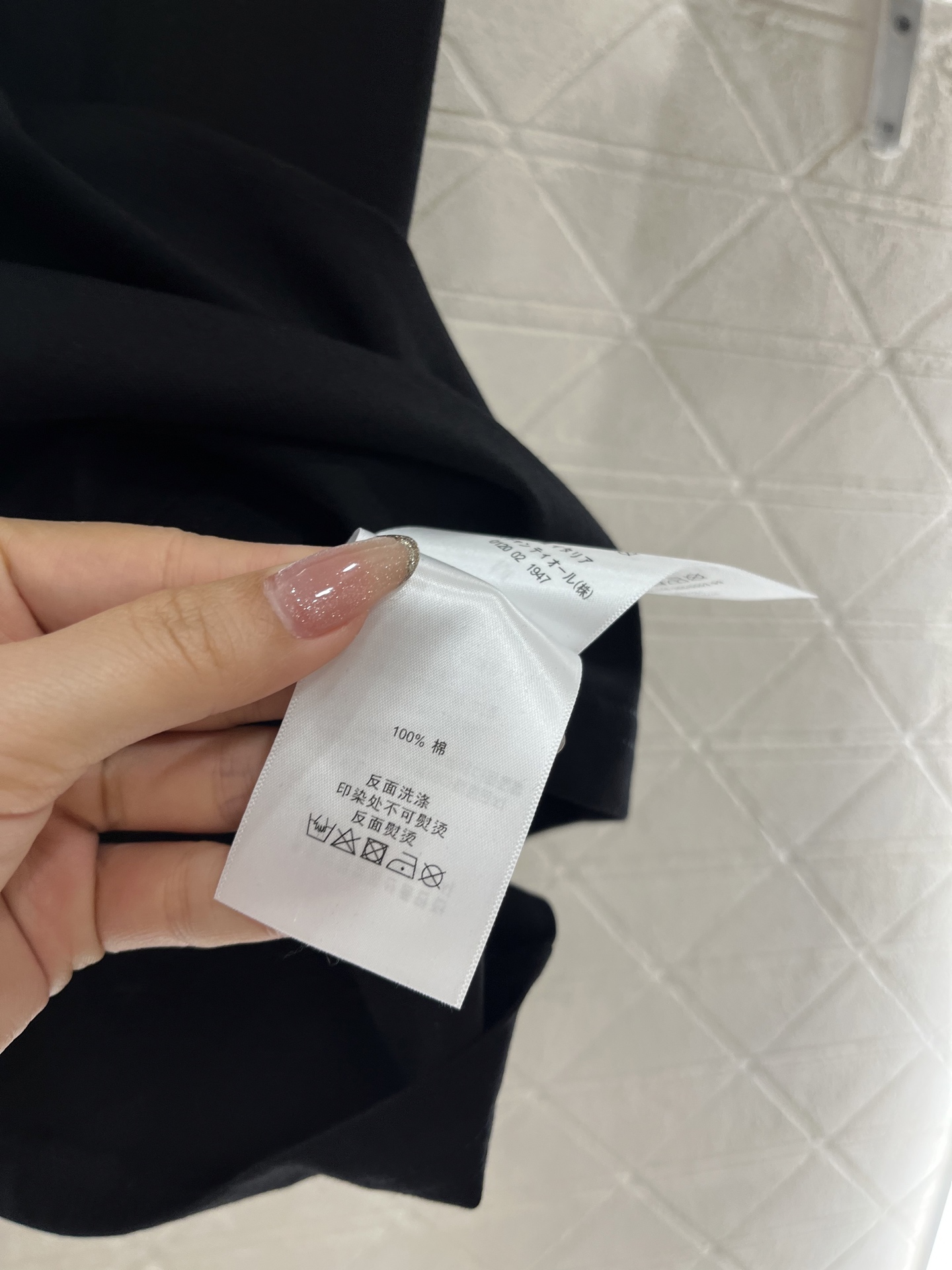 ♥25Fw潮牌*♥2025新品上架
     订珠企鹅圆领𝑇𝑒𝑒
定制YB丝光全棉材质 弹力舒适 透气好