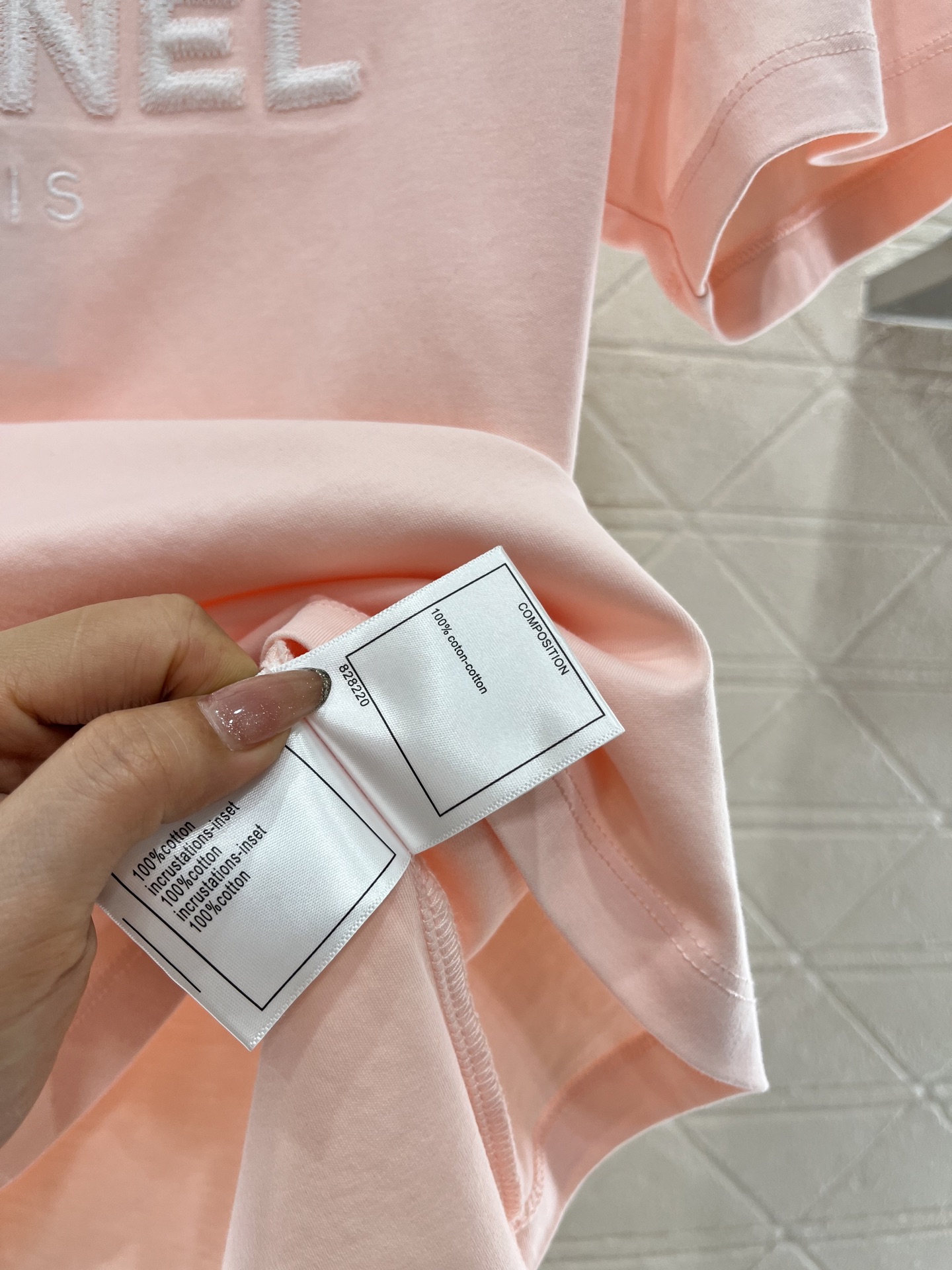 ♥Chane*♥2025新品上架
      刺绣订珠𝑇𝑒𝑒
定制YB丝光全棉材质 透气舒适 质感十足 