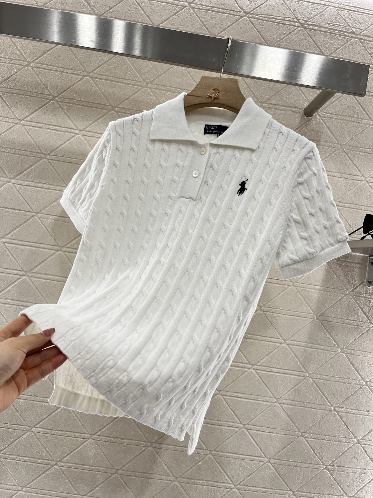♥Ralph Laurrn*♥2025新品上架
      针织翻领短袖
定制YB羊毛纱线织造 透气舒适
