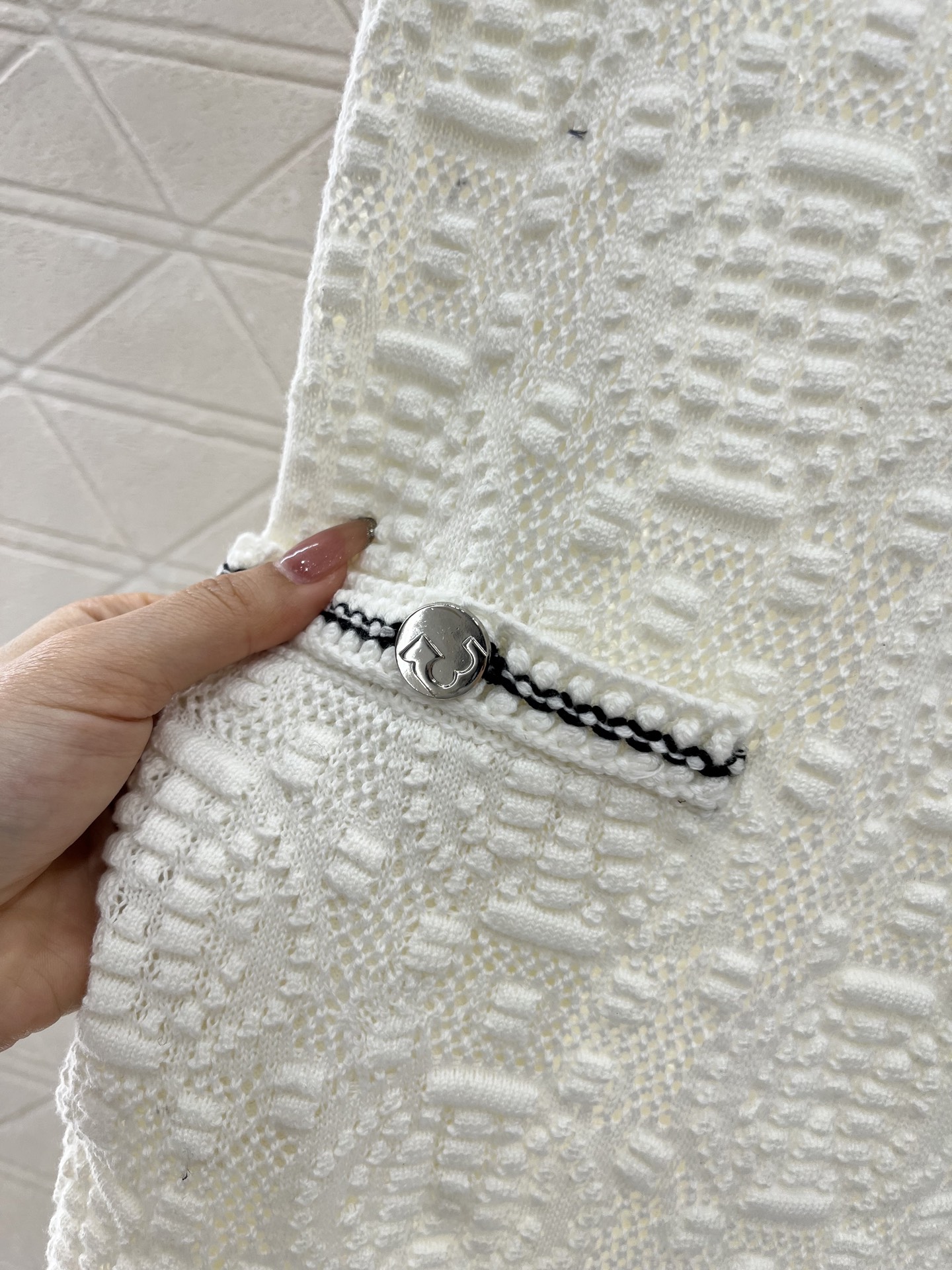 P713 Women’s Suit: Thom Brown* 2025 New Product Features Knitting Vest Style, Custom YB Wool Line, Cosmopolitan Fabric, Retro Design. - 图片 7