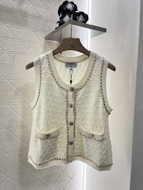 Chanel Leather Chain Knit Vest, Soft Wool Blend, Chic and Slim Fit 1 Chanel Leather Chain Knit Vest, Soft Wool Blend, Chic and Slim Fit