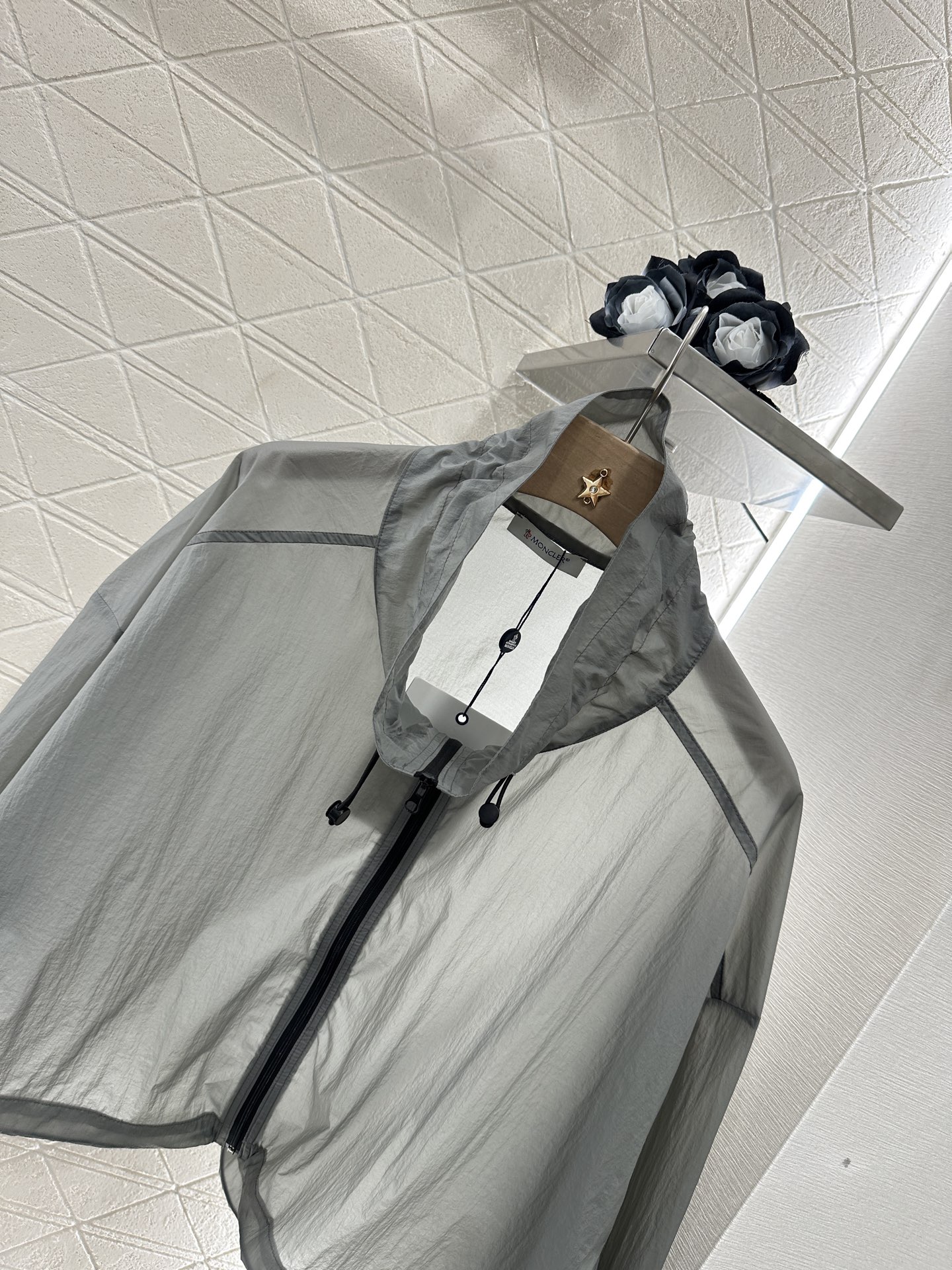 Customized Moncle P690 Jacket Suit for Outdoor Recreation Needs in 2025 - 图片 3