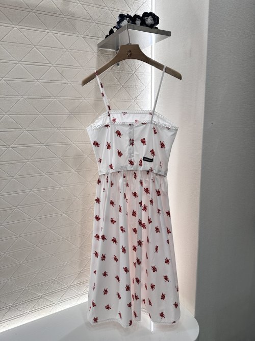 Miumu White Floral Print Linen Blend Two-Piece Sundress with Lace Trim 1 Miumu White Floral Print Linen Blend Two-Piece Sundress with Lace Trim