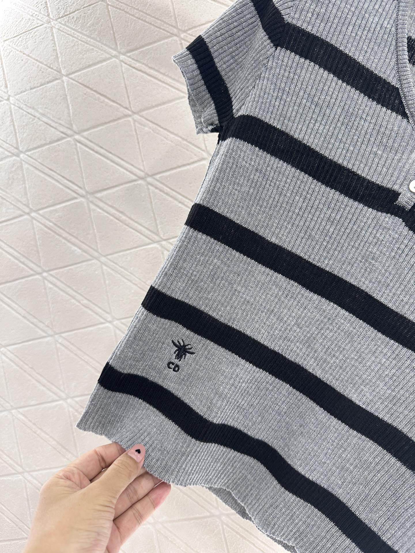 Dior Striped Knit Short Sleeve Top - Soft, Comfortable Silk Blend Yarn 8 i1746635101096 370 0 6