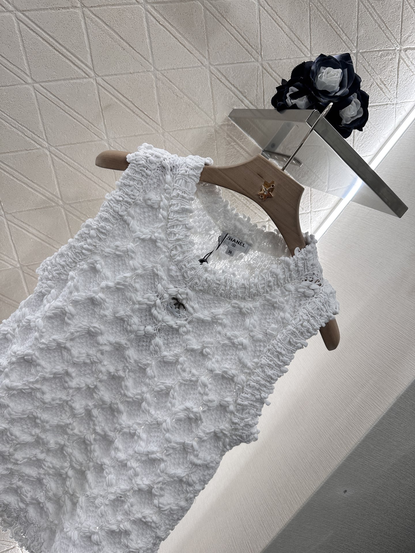Chanel 2025 White Hand-Woven Knit Vest - Soft, Comfortable, and Stylish 3 i1746635255650 4520 0 2