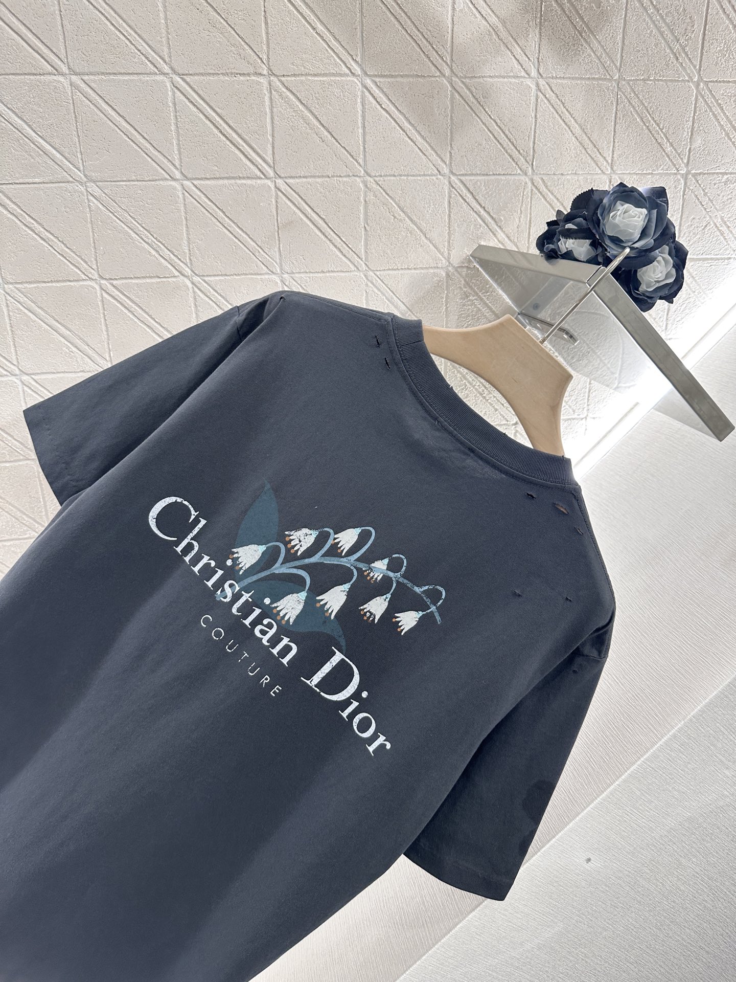 Dior 2025 New Round Neck Distressed Printed T-Shirt, Fashionable and Comfortable 4 i1746635700909 9059 0 3