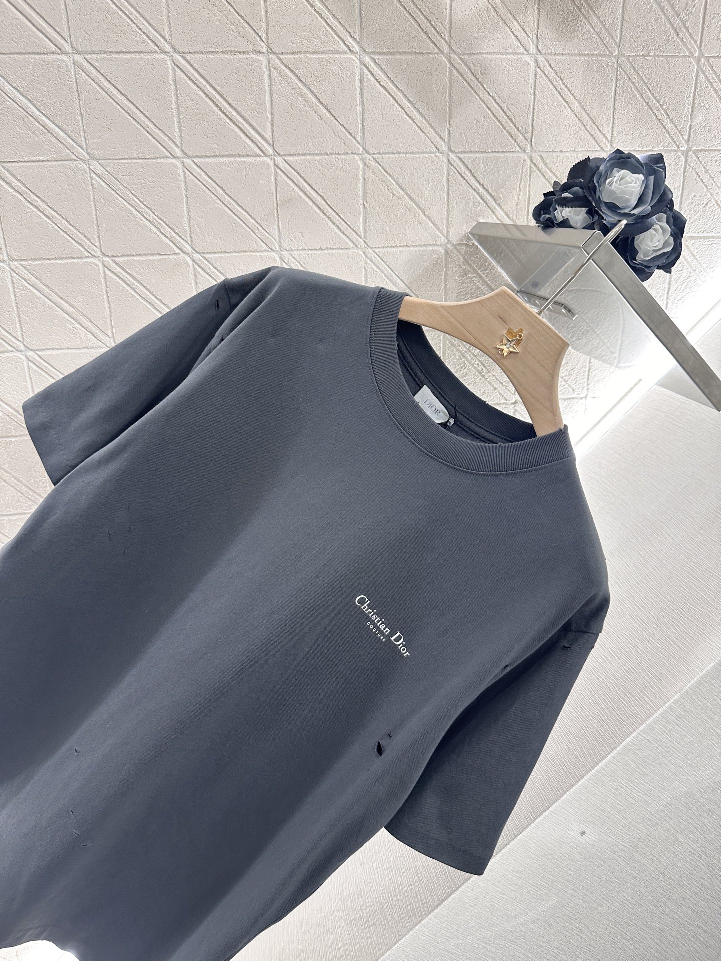 Dior 2025 New Round Neck Distressed Printed T-Shirt, Fashionable and Comfortable 3 i1746635702093 1807 0 2