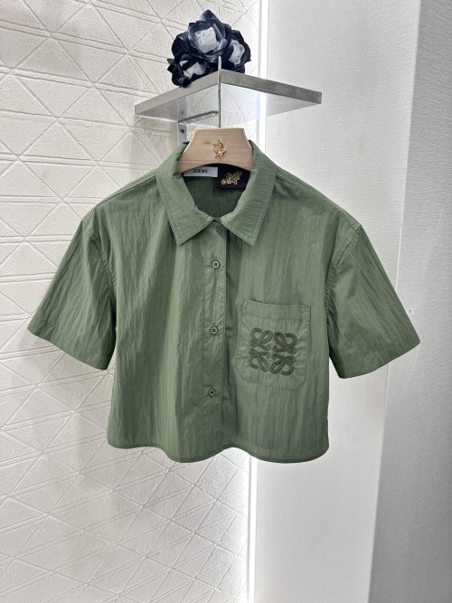 Loewe Cropped Cotton Shirt and Shorts Set, Soft & Wrinkle-Resistant 1 Loewe Cropped Cotton Shirt and Shorts Set, Soft & Wrinkle-Resistant