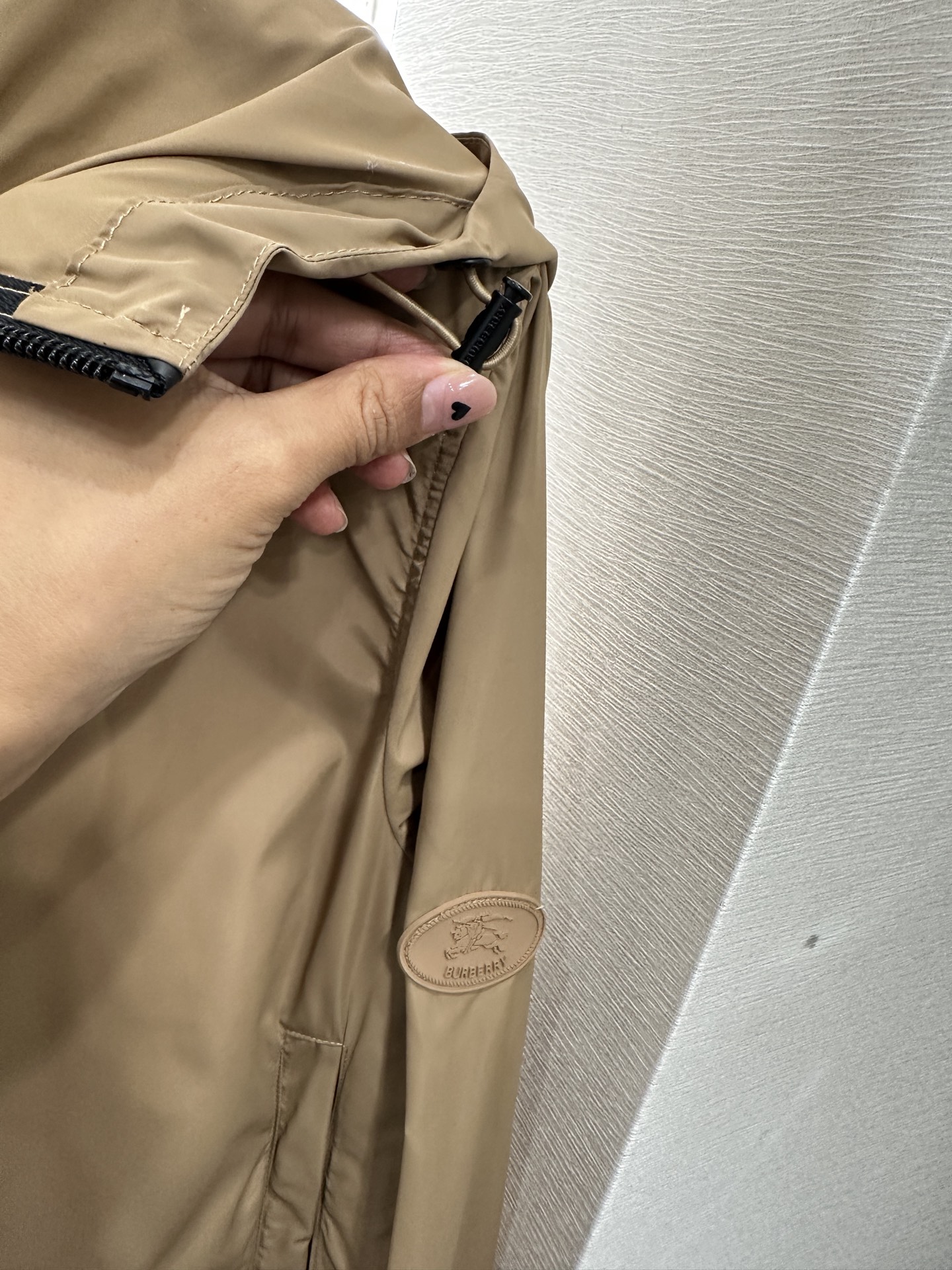 Burberry Hooded Windbreaker Jacket, Lightweight Outdoor Sportswear for Women 6 i1746732416206 6263 0 5