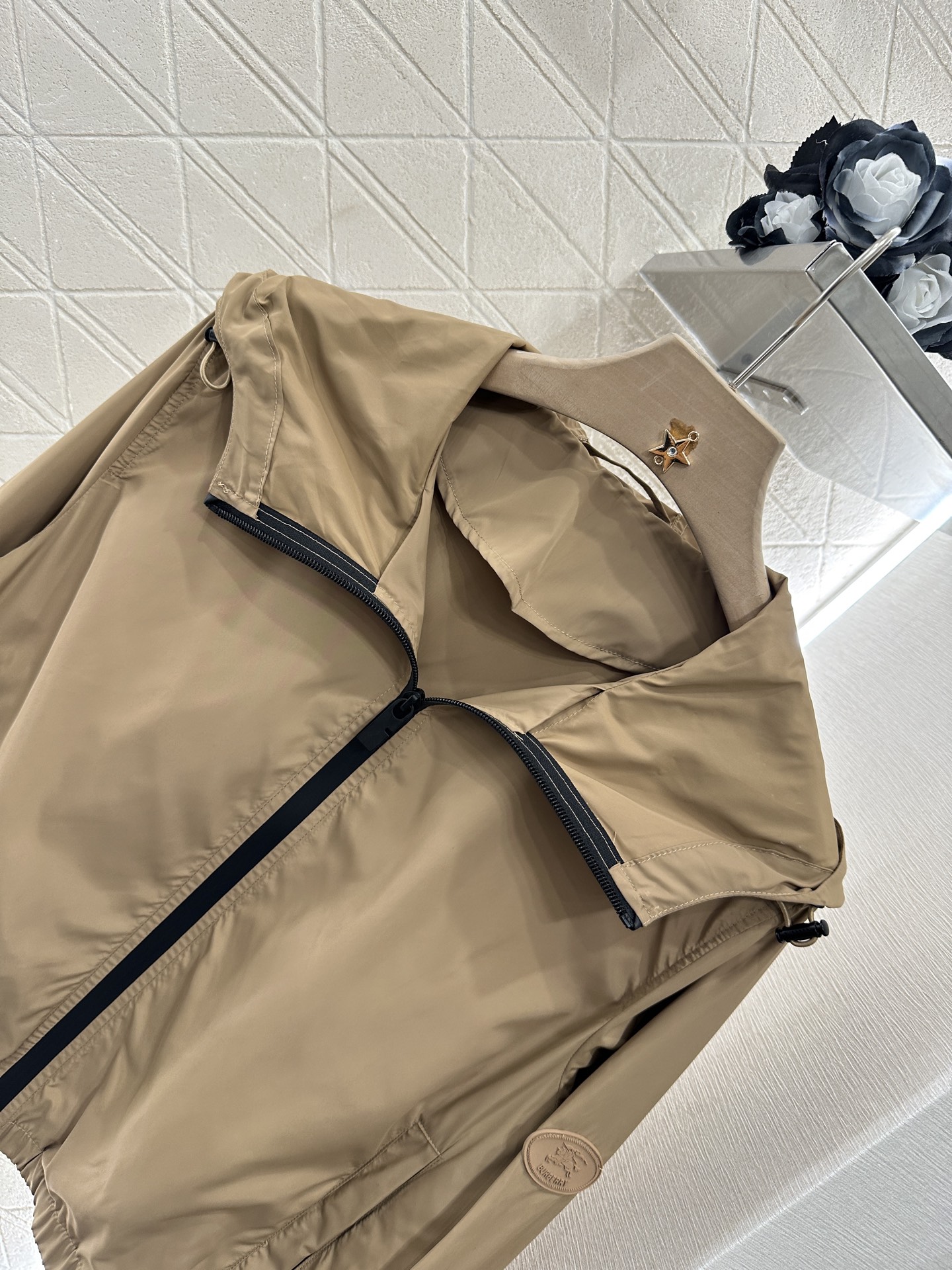 Burberry Hooded Windbreaker Jacket, Lightweight Outdoor Sportswear for Women 3 i1746732418237 3914 0 2