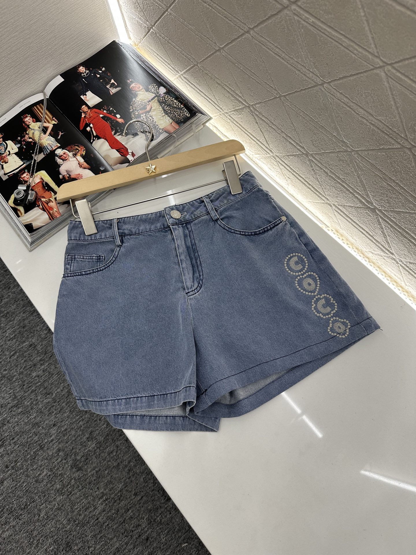 Chanel High-Waisted Denim Shorts YB Twill Cotton Light Blue Grey 1 i1746812465983 725 0 0