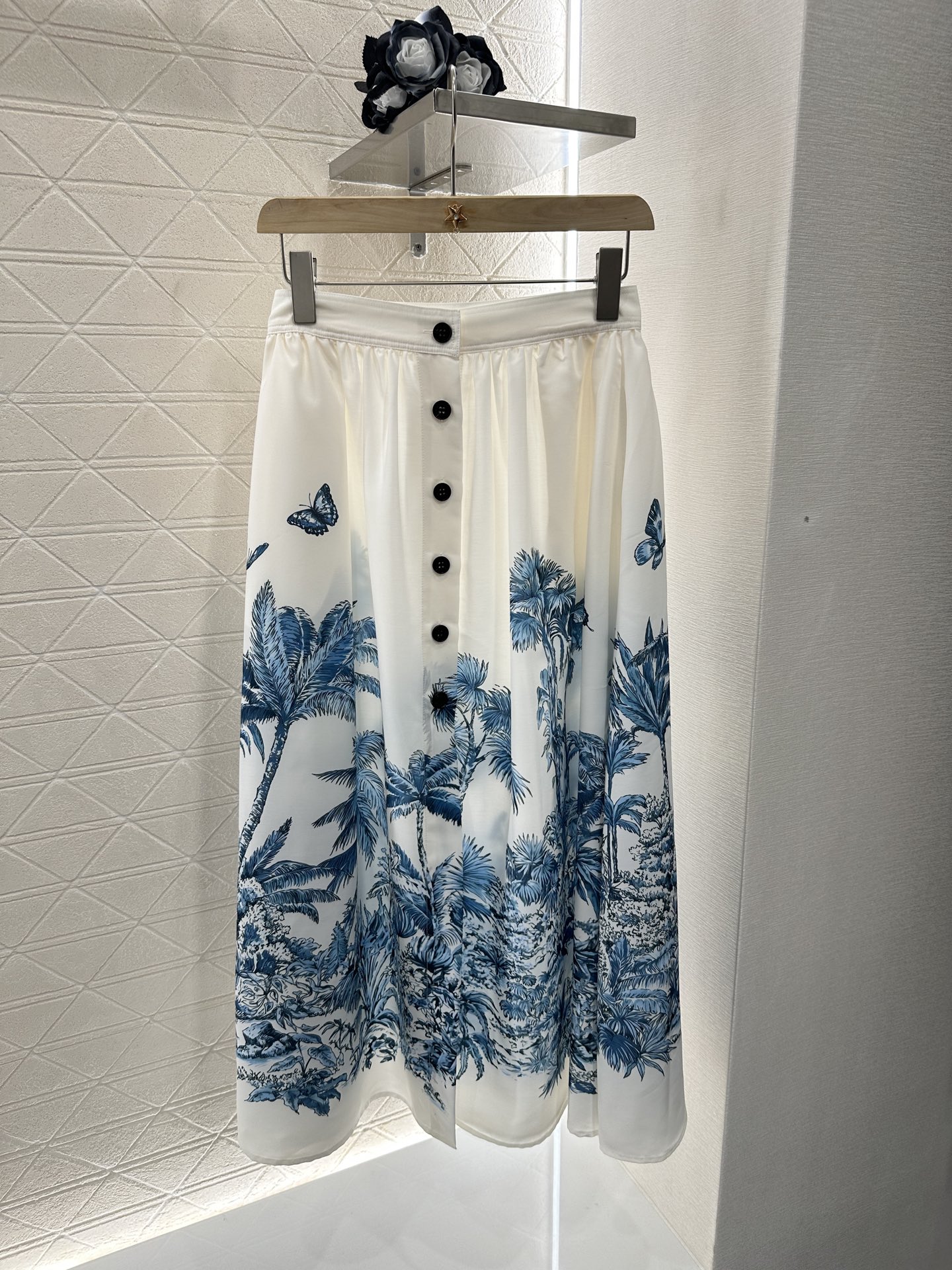 Dior Tropical Print Halter Neck Dress - Chic Vacation Style, Designer Fashion 8 i1746813070293 5249 0 7