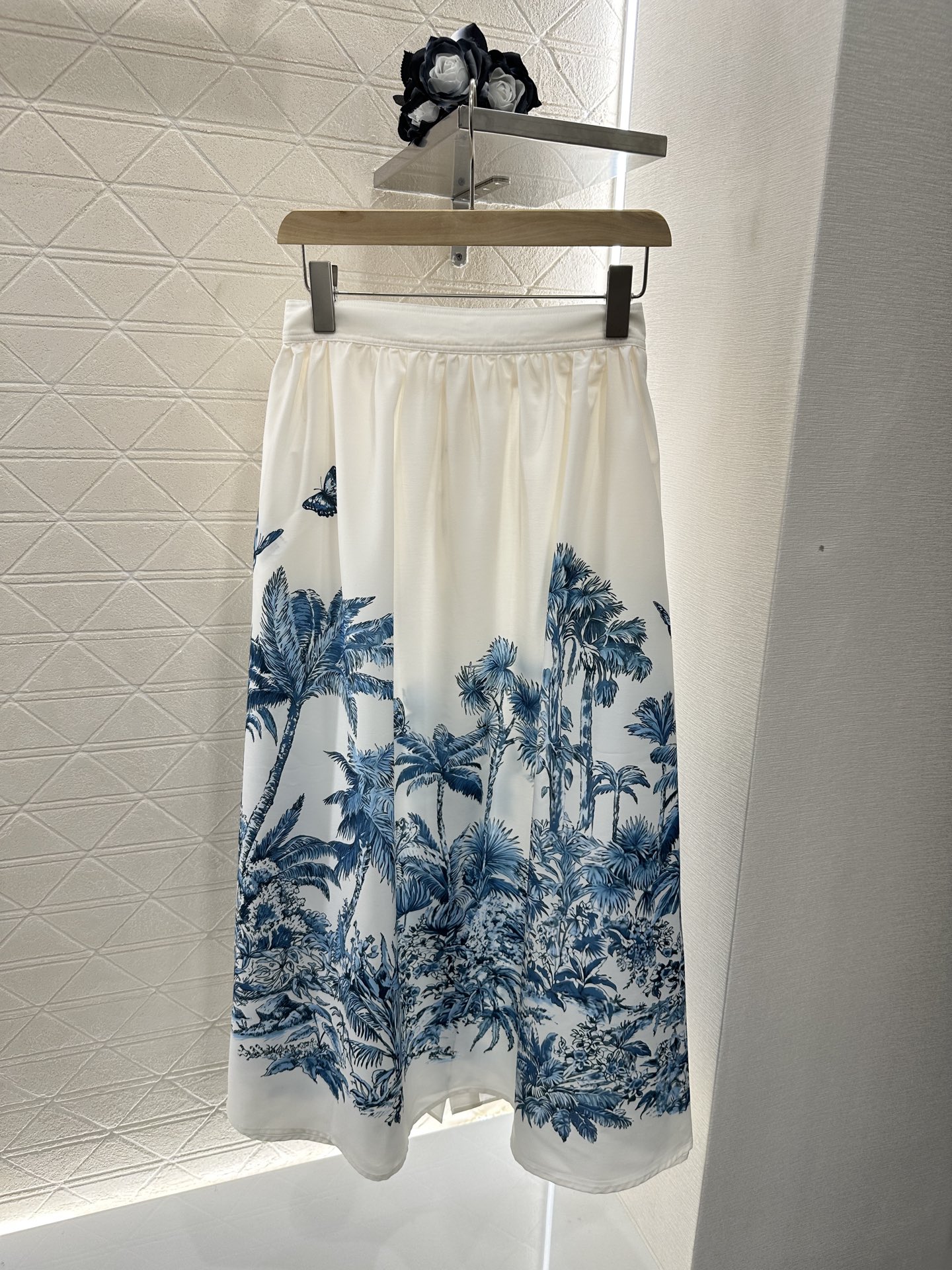 Dior Tropical Print Halter Neck Dress - Chic Vacation Style, Designer Fashion 9 i1746813074083 7626 0 8