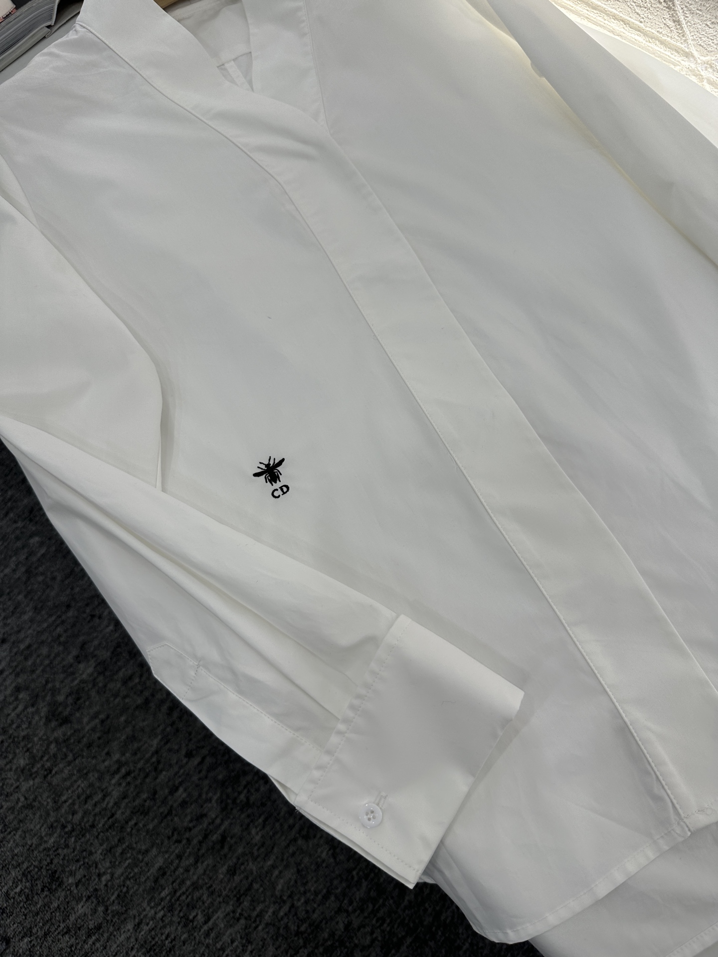 Dior Women's White Cotton Twill Long Sleeve Shirt with CD Bee Embroidery 6 i1746813563048 5887 0 5