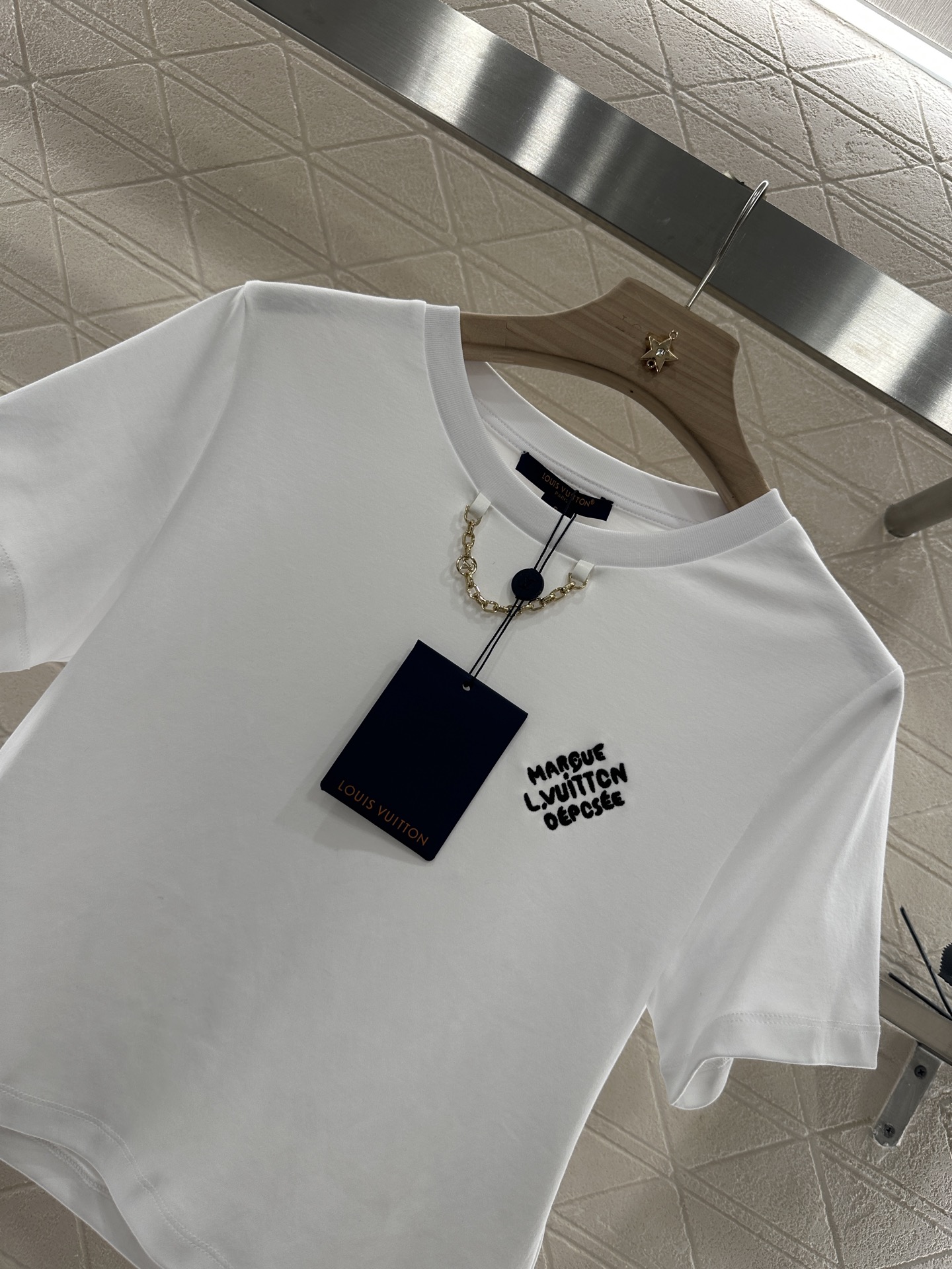 i1746896643292 555 0 8