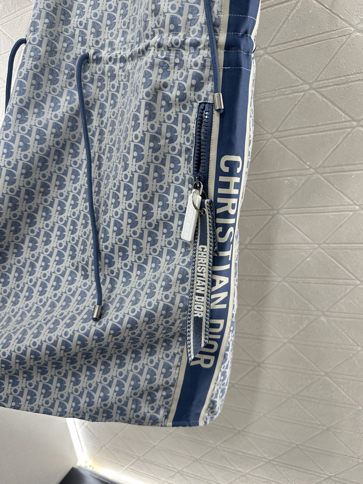 i1746896933755 61 0 8