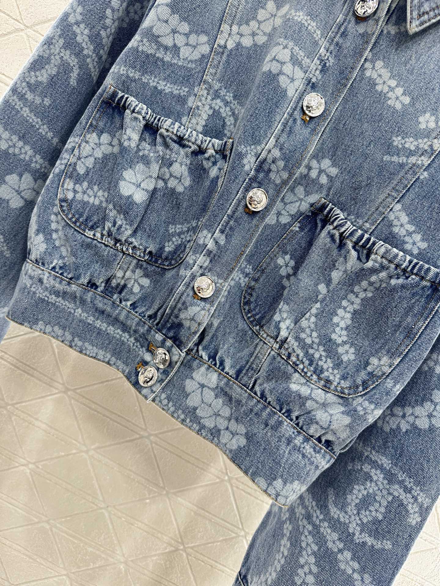 Chanel 2025 Denim Jacket & Pants Set: Laser-Printed Camellias & CC Logos 6 i1747408261961 5714 0 3