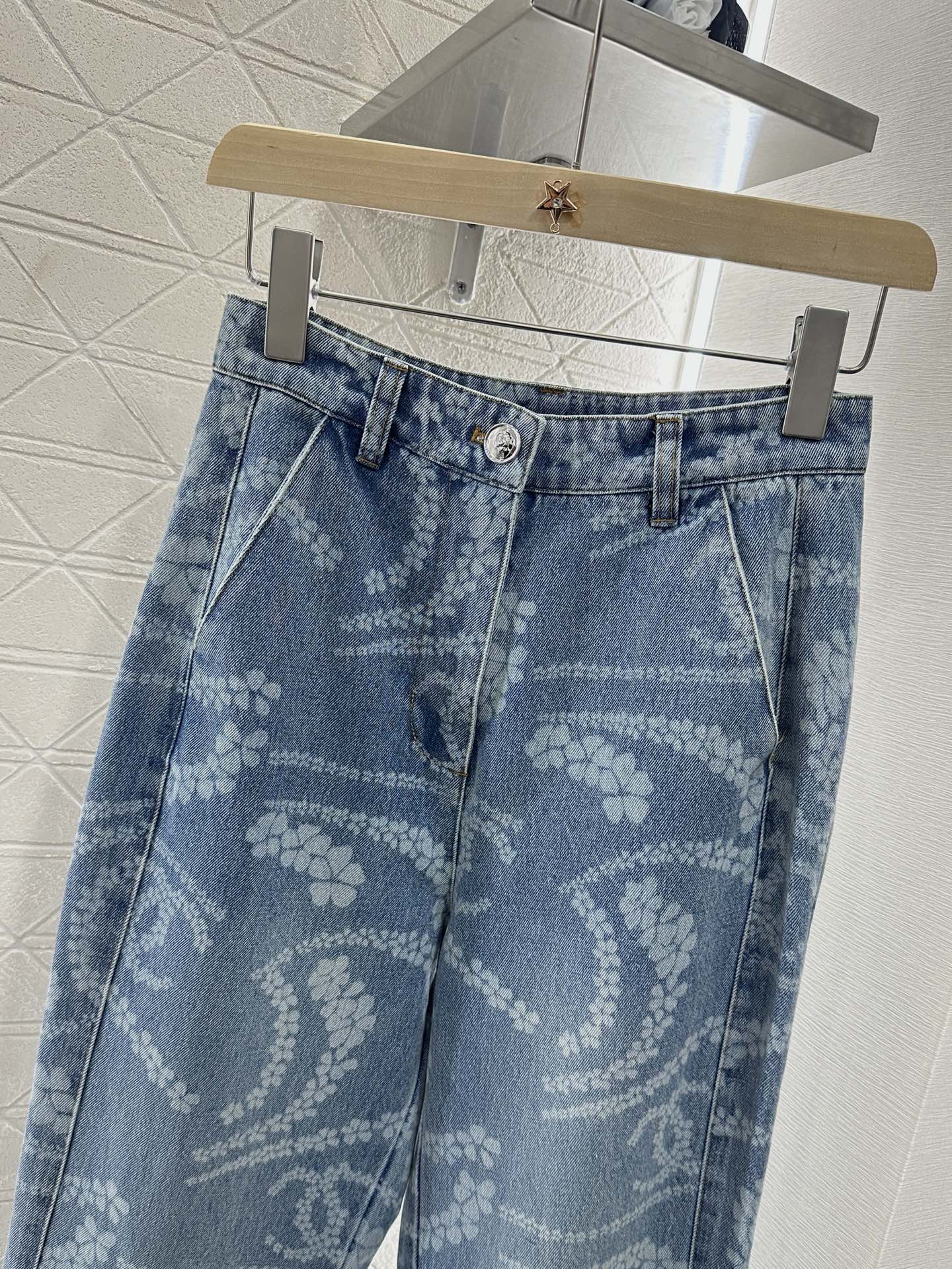 Chanel 2025 Denim Jacket & Pants Set: Laser-Printed Camellias & CC Logos 10 i1747408454403 5168 0 8