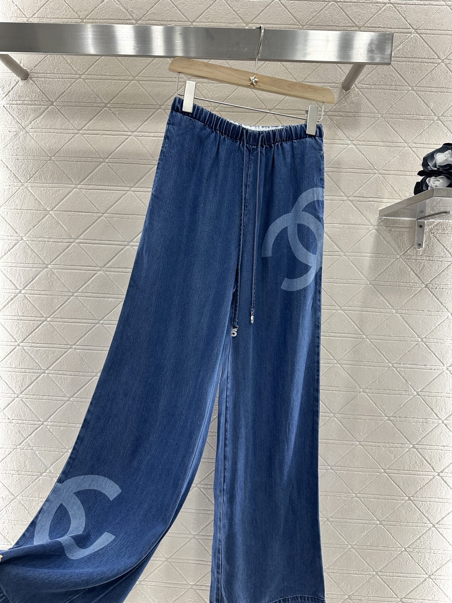 Chanel High-Waisted Wide-Leg Jeans - Premium Denim, Comfortable Fit 6 i1747584072418 3643 0 3