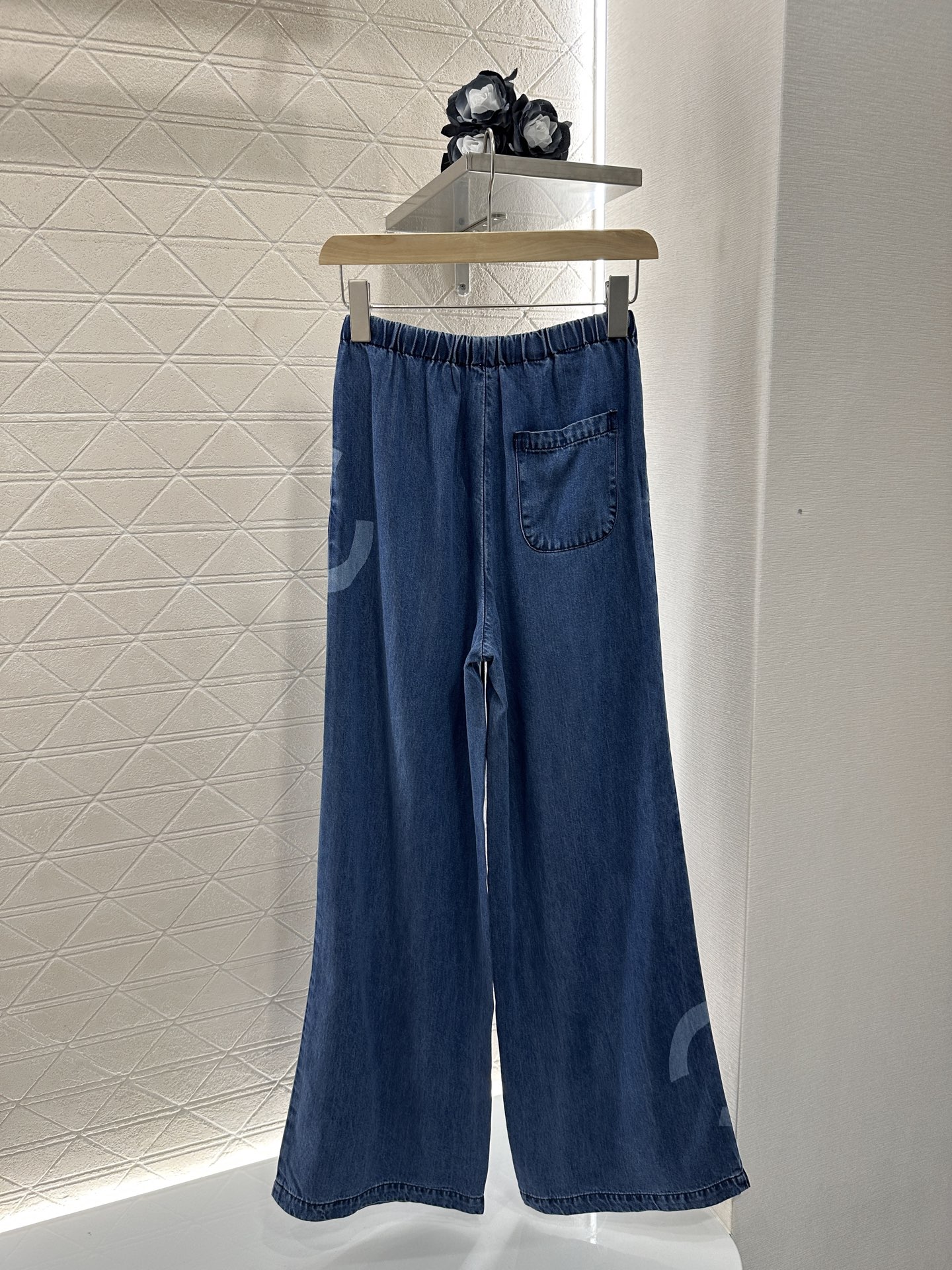 Chanel High-Waisted Wide-Leg Jeans - Premium Denim, Comfortable Fit 3 i1747584076437 6108 0 1