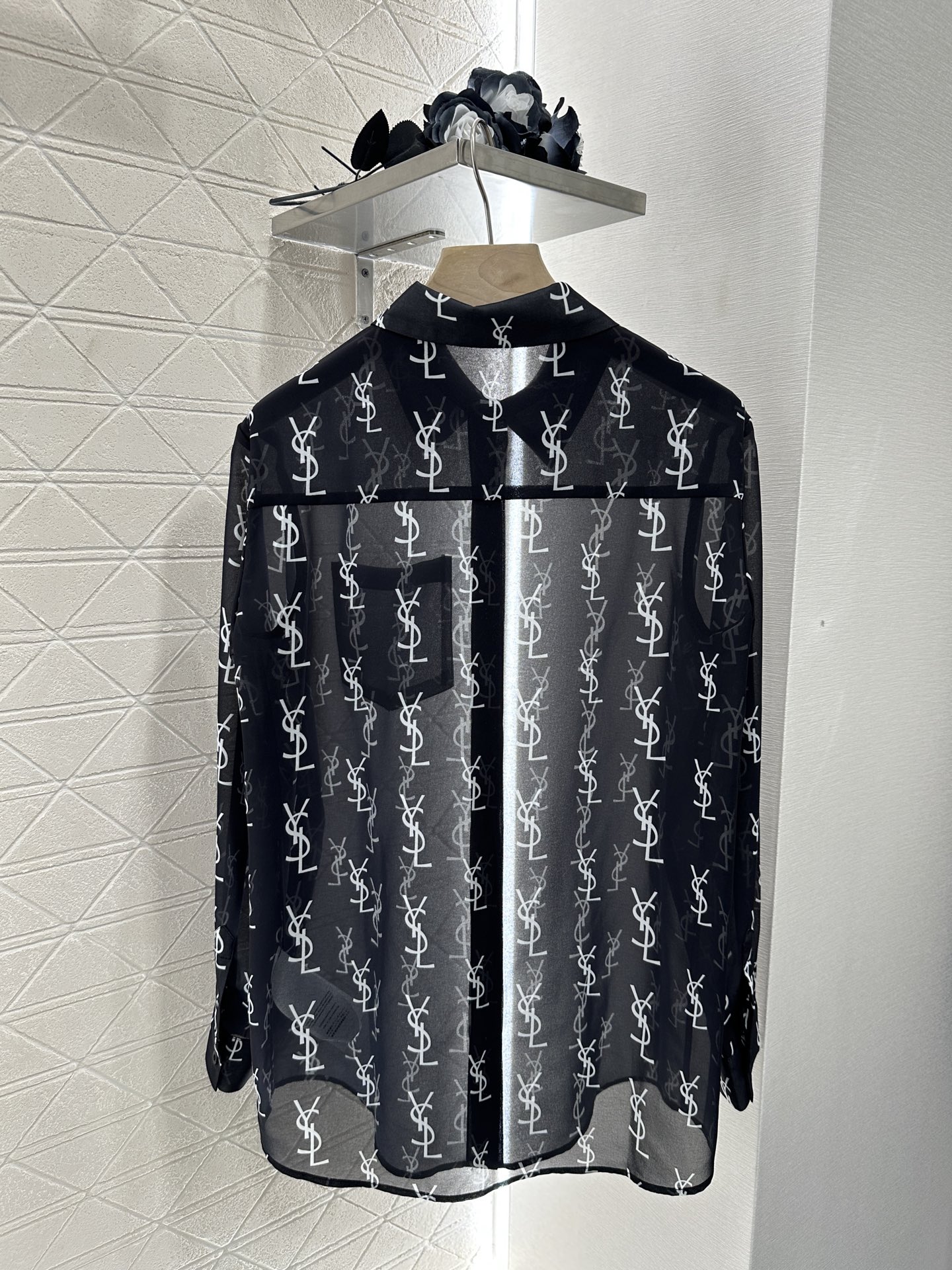 Saint Lauren* 2025 Women’s Suit Set with High-Quality Fabrics and Stylish Design - 图片 2