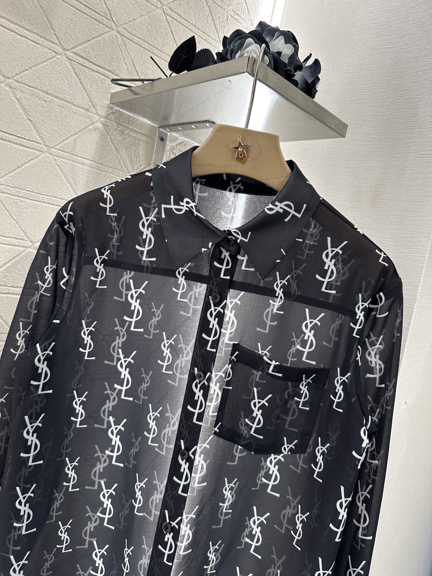 Saint Lauren* 2025 Women’s Suit Set with High-Quality Fabrics and Stylish Design - 图片 3