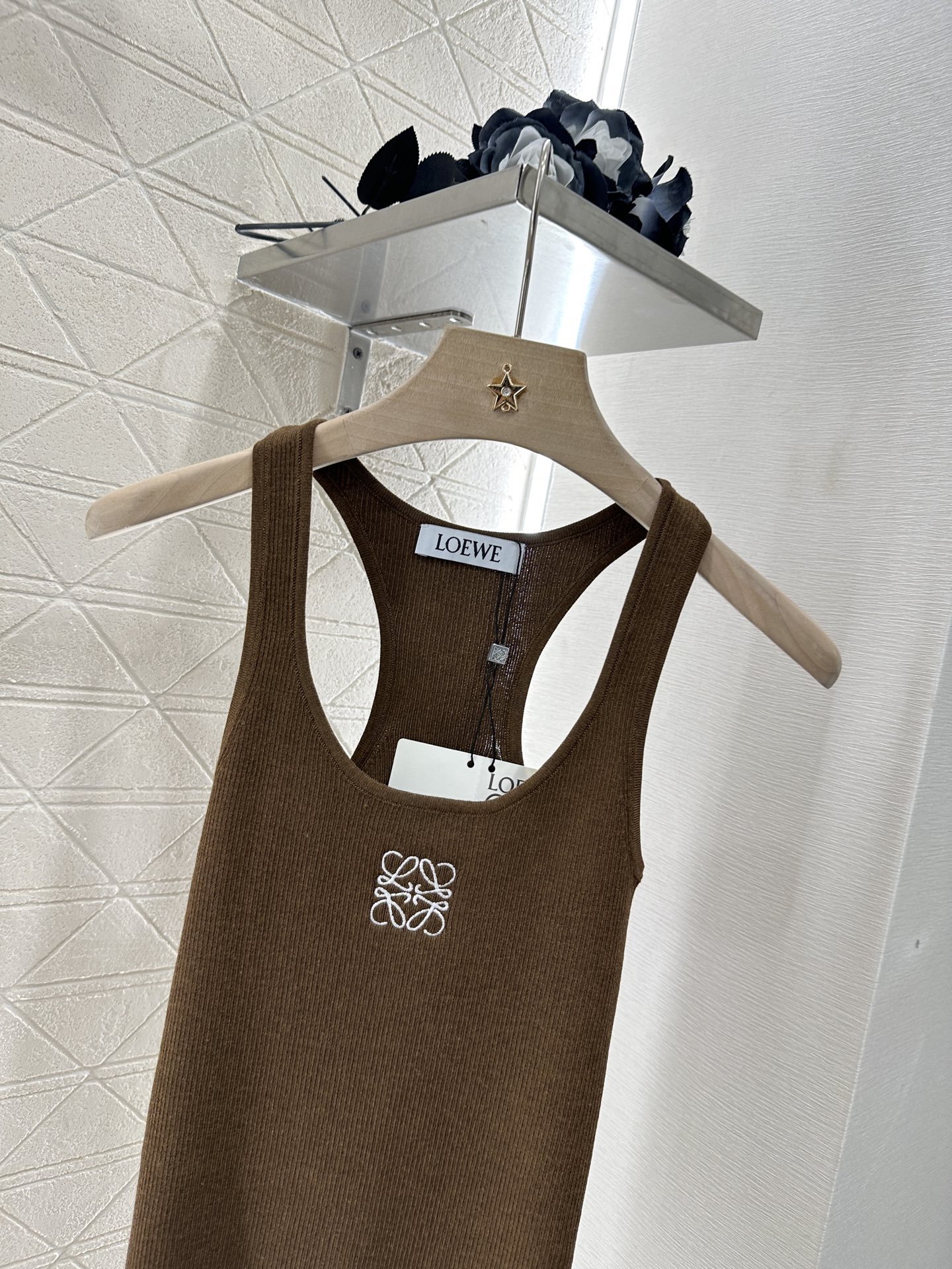 Loewe Embroidered Knit Vest: Comfortable, Elastic, and Stylish - Limited Edition 6 i1748010904148 3284 0 3