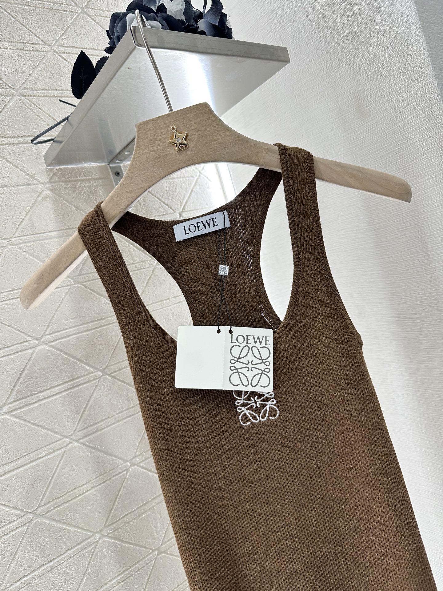 Loewe Embroidered Knit Vest: Comfortable, Elastic, and Stylish - Limited Edition 4 i1748010904183 552 0 2