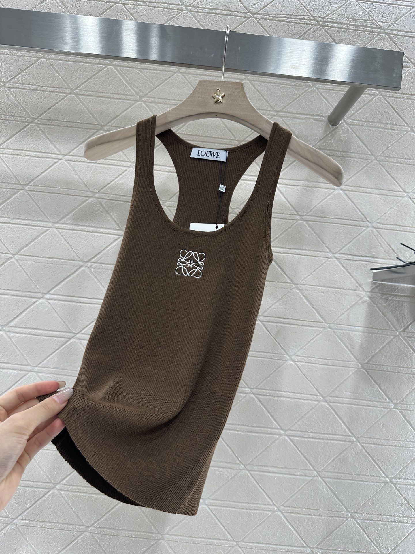Loewe Embroidered Knit Vest: Comfortable, Elastic, and Stylish - Limited Edition 8 i1748010905200 8299 0 5