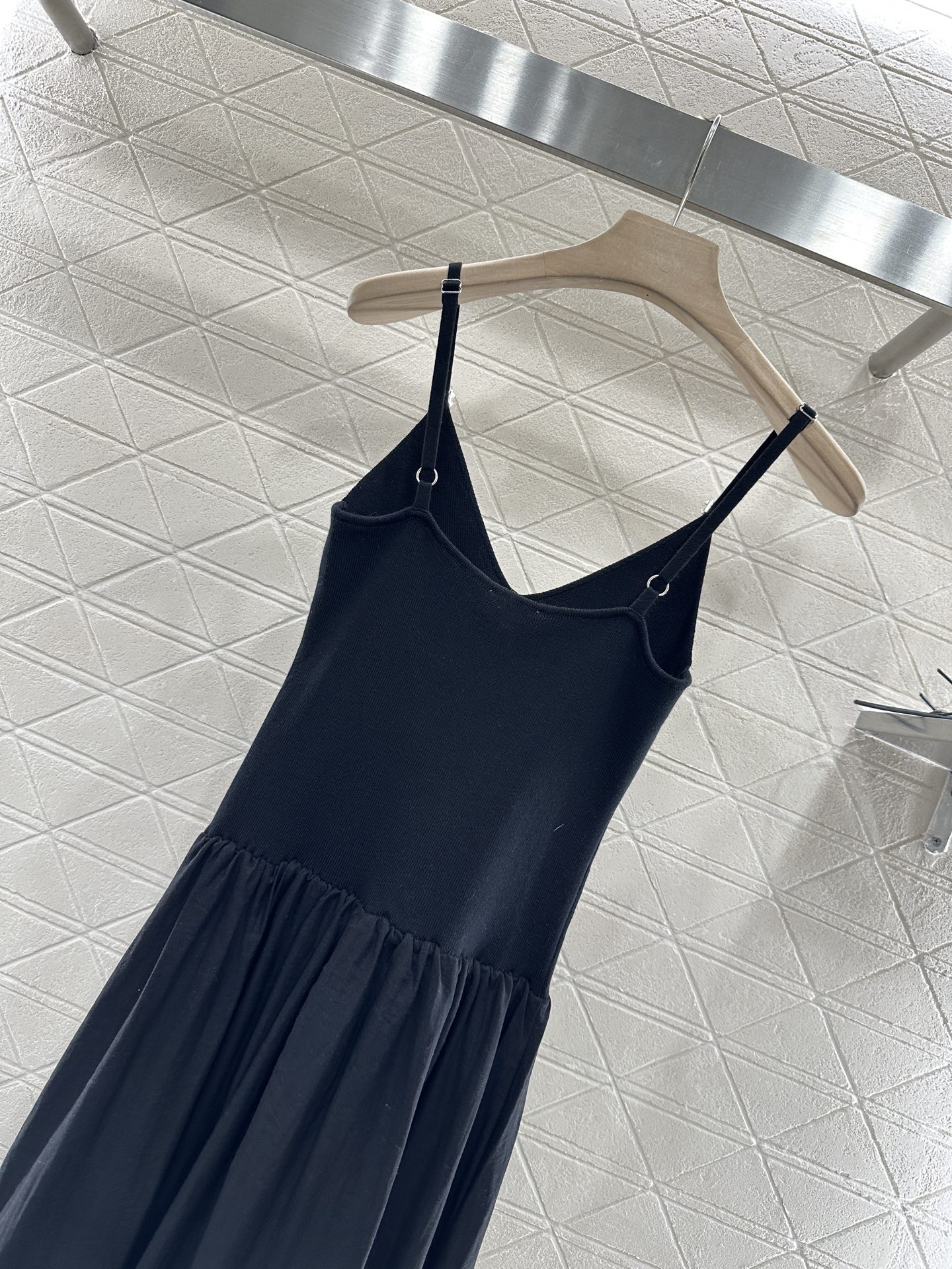 Chanel Knit Patchwork Long Dress - Comfortable, Elegant, and Luxurious 5 i1748011504071 4499 0 7
