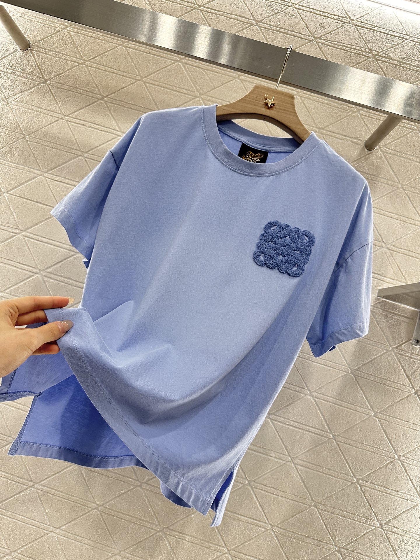 ♥Loew*♥2025新品上架
      绣花图腾水洗𝑇𝑒𝑒
定制YB原生全棉材质 透气舒适 质感十足
