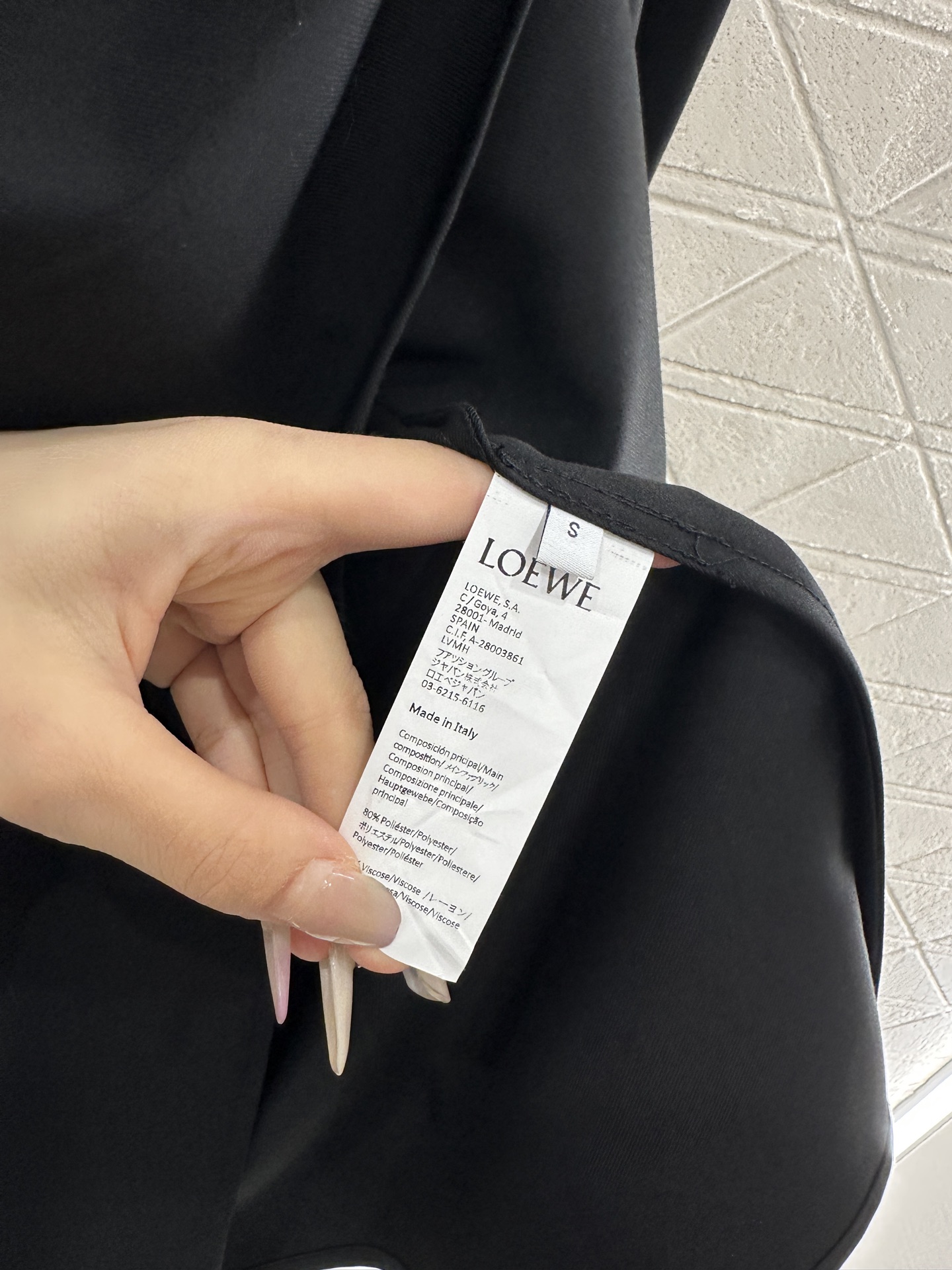♥Loew*♥2025新品上架
    皮标褶皱连衣裙
定制YB进口西服材质 质感光泽 垂顺有型 短袖连