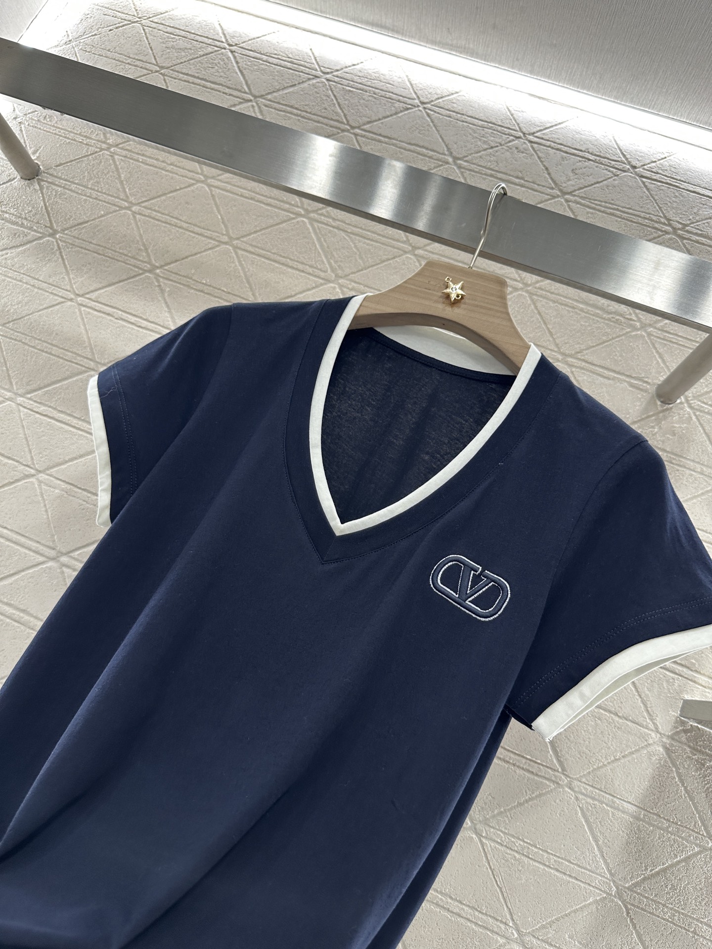 ♥Valentin*♥2025新品上架
      撞色字母𝑇𝑒𝑒
定制YB原生全棉材质 透气舒适 质感