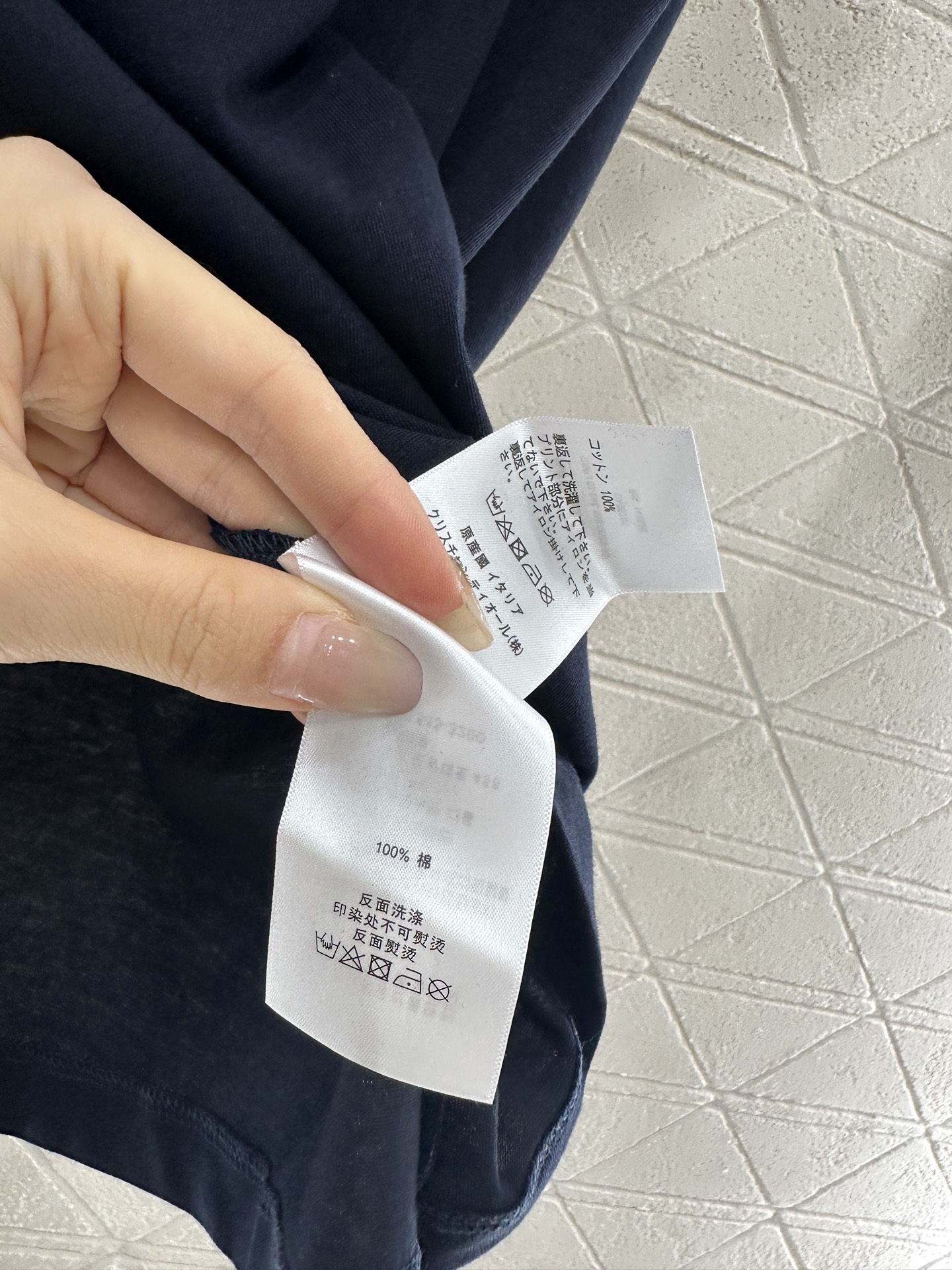 ♥Valentin*♥2025新品上架
      撞色字母𝑇𝑒𝑒
定制YB原生全棉材质 透气舒适 质感
