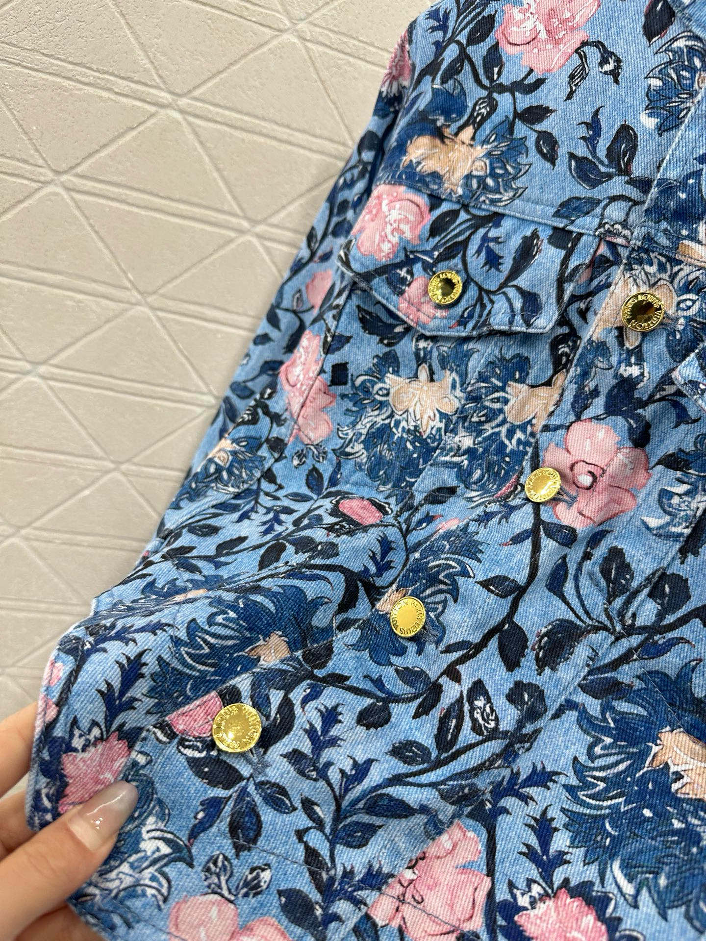 ♥Louis Vuitto*♥2025新品上架
    印花牛仔夹克短裤套装
定制YB斜纹棉牛仔材质 多