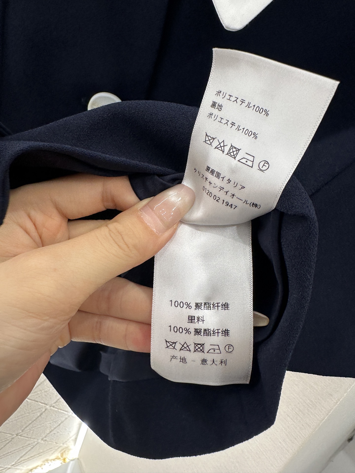♥Dio*♥2025新品上架
   短款上衣短裤套装
定制YB进口醋酸材质 质感光泽 垂顺舒适 翻领短袖