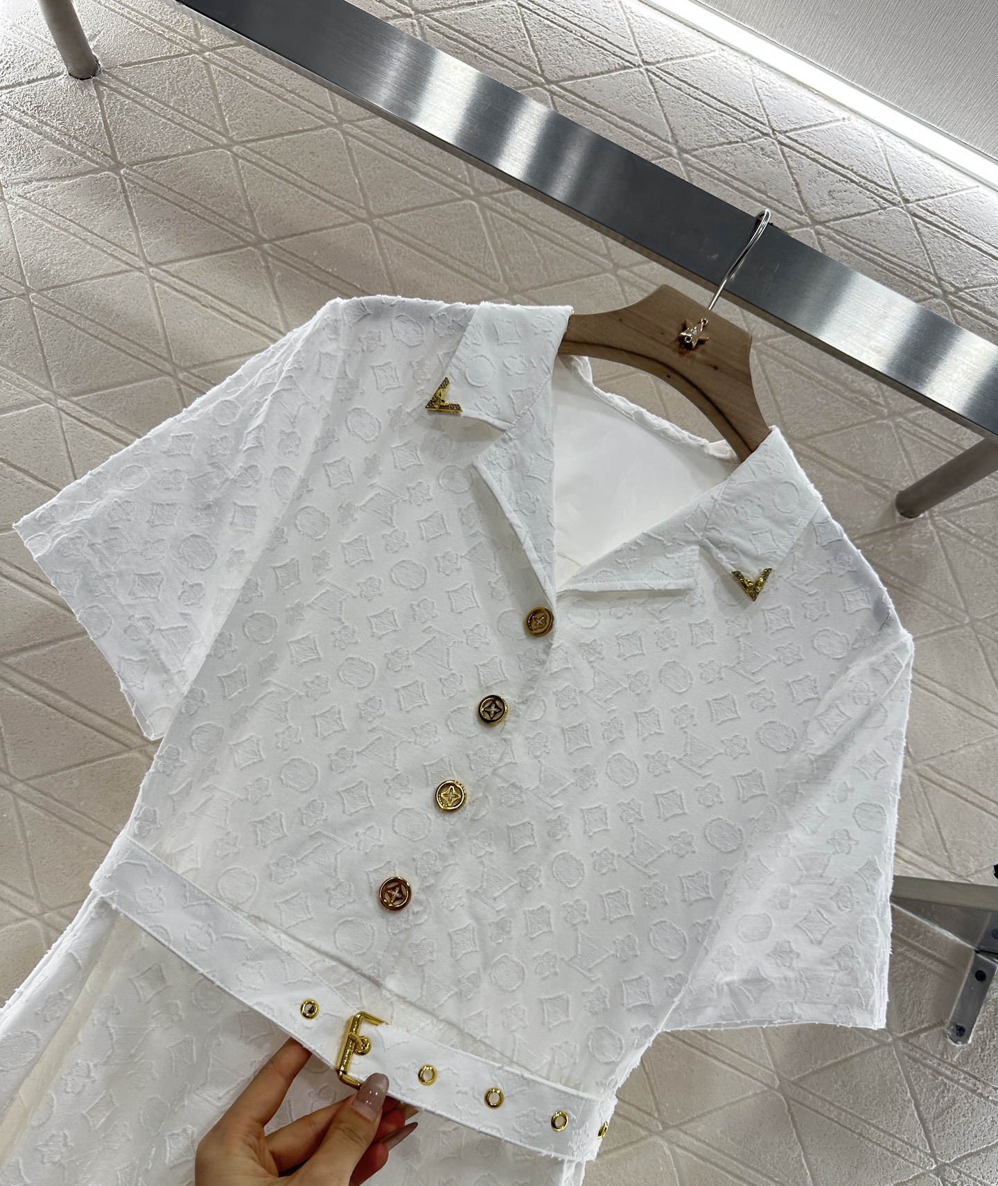 ♥Louis Vuitto*♥2025新品上架
      提花腰带连衣裙
定制YB进口提花全棉材质 质