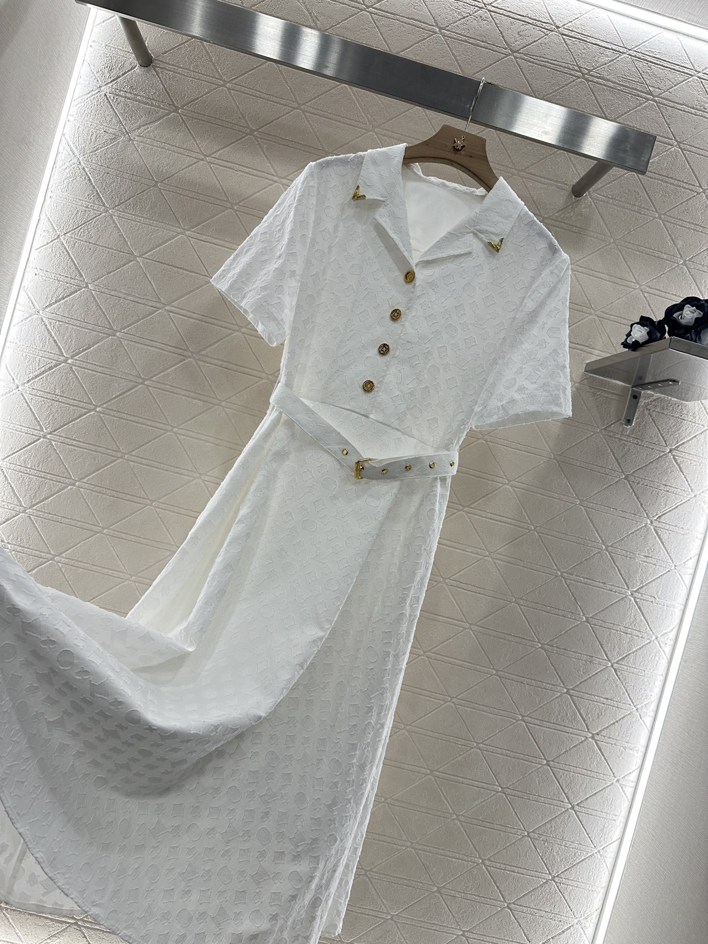 ♥Louis Vuitto*♥2025新品上架
      提花腰带连衣裙
定制YB进口提花全棉材质 质