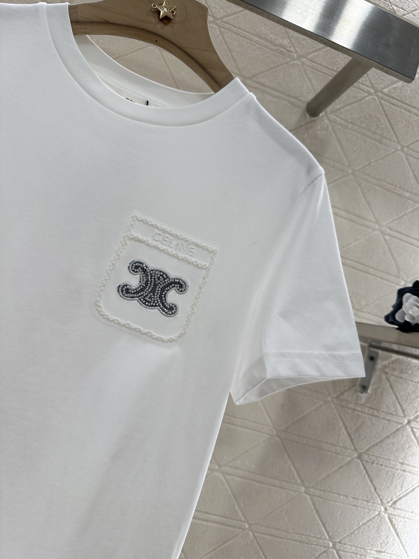 ♥Celin*♥2025新品上架
    钉珠刺绣字母𝑇𝑒𝑒
定制YB丝光全棉材质 弹力舒适 透气好穿 