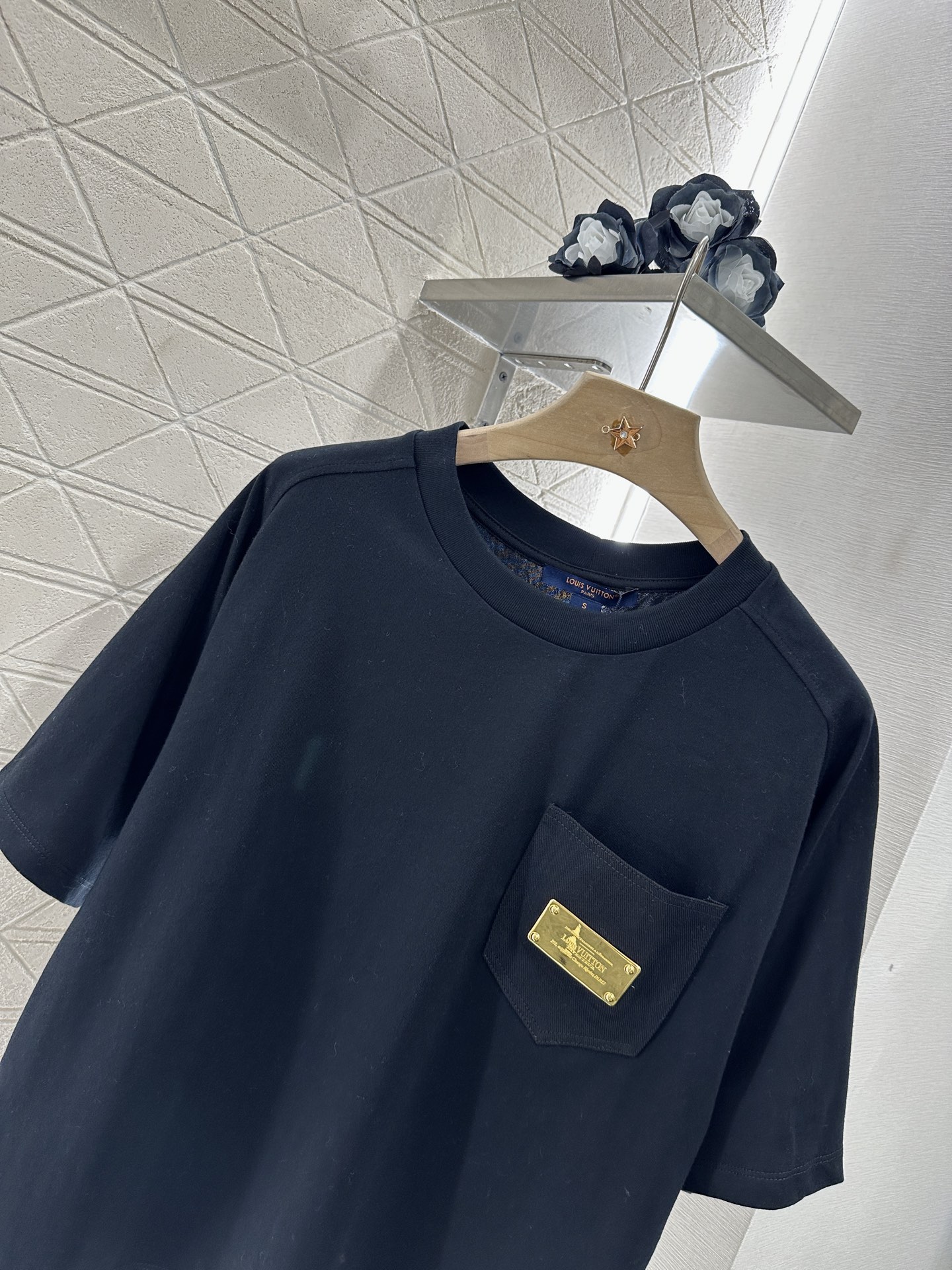 ♥Louis Vuitto*♥2025新品上架
      金属徽标𝑇𝑒𝑒
定制YB丝光全棉材质 透气舒