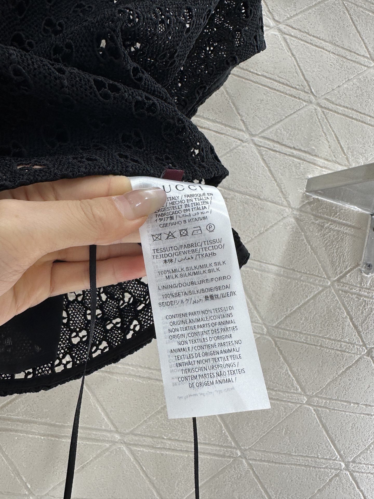 ♥Gucc*♥2025新品上架
  重工提花刺绣真丝套装
定制YB斜纹全棉提花刺绣 呈现出立体双G字母纹