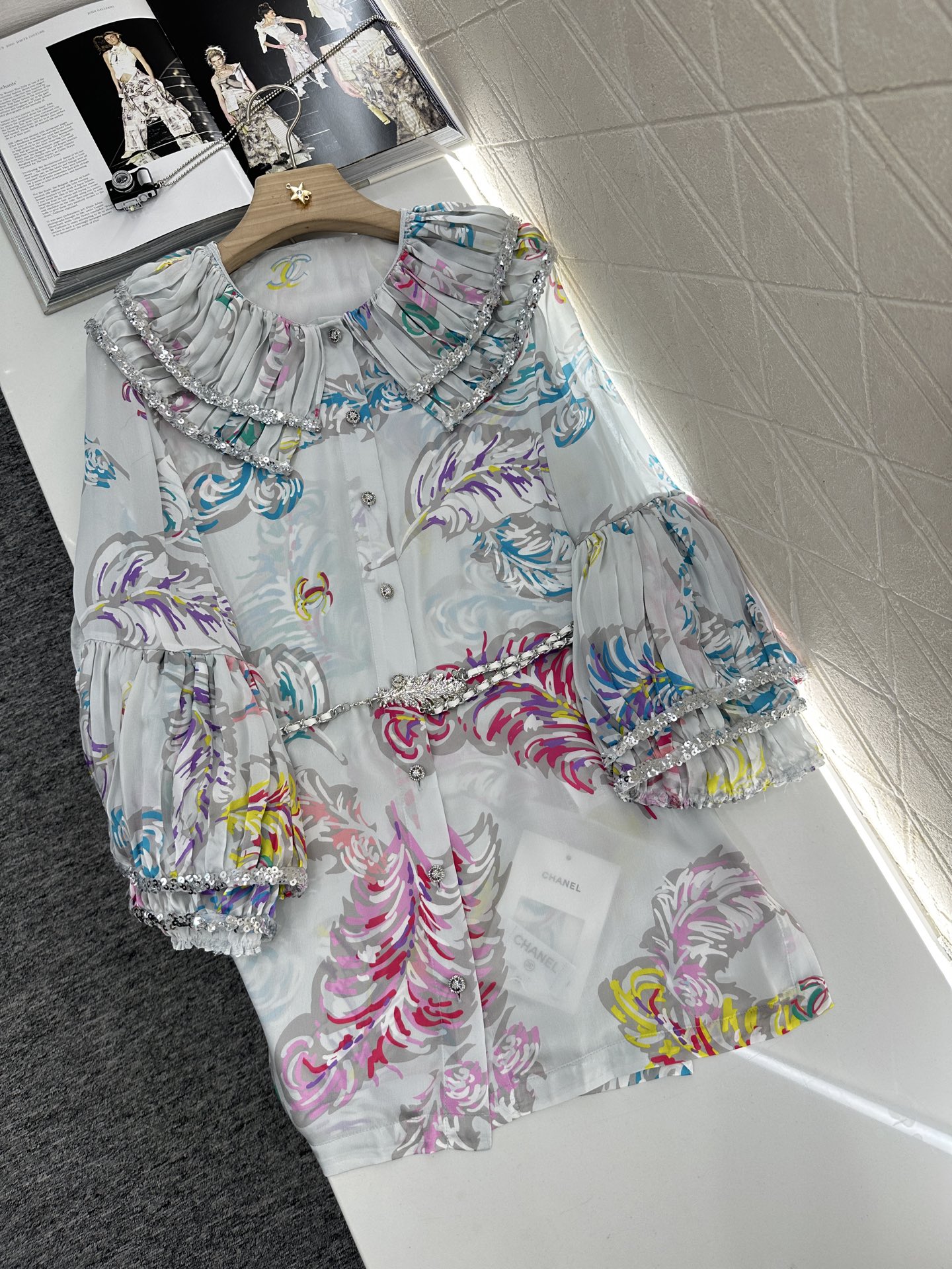 ♥Chane*♥2025新品上架
     真丝拉链短裤
定制YB百分百桑蚕丝材质 质感光泽 养肤贵气 