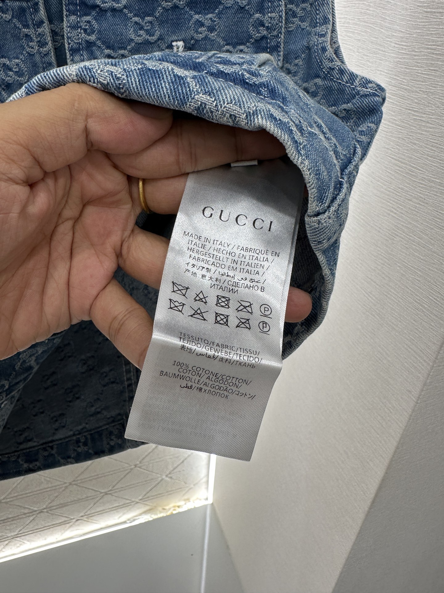 ♥Gucc*♥2025新品上架
  提花牛仔马甲短裤套装
定制YB斜纹棉牛仔材质 透气性佳 柔软亲肤 短