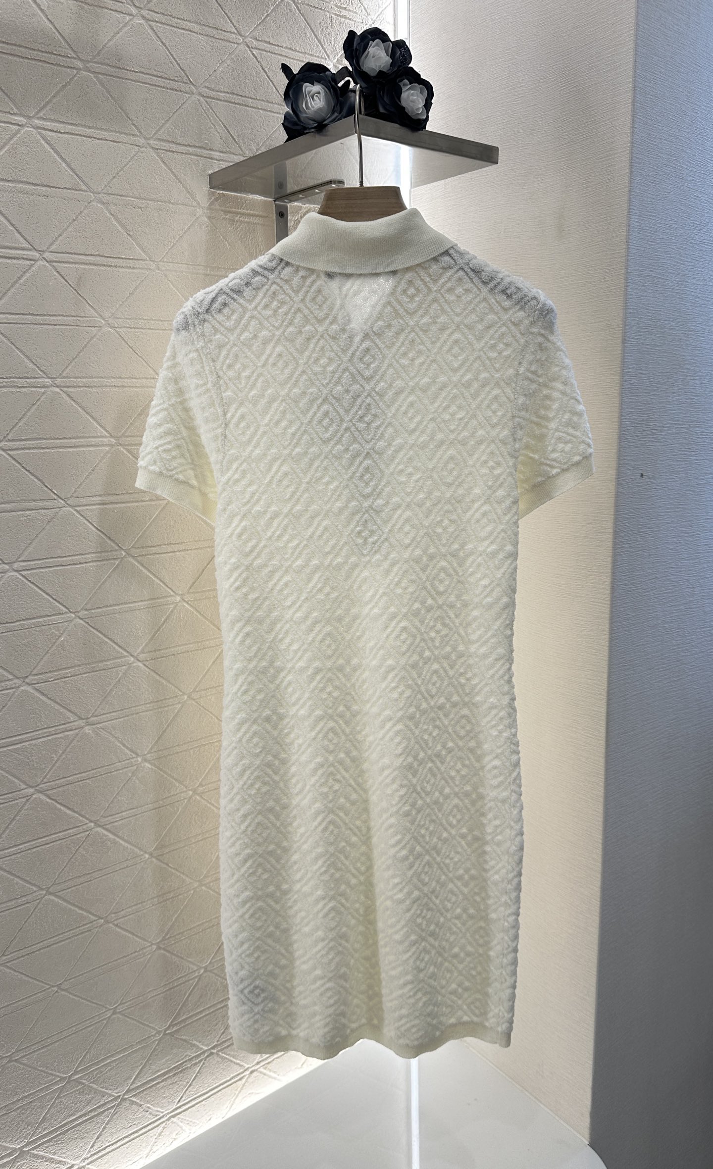 ♥Louis Vuitto*♥2024新品上架
       三花菱格连衣裙
定制YB棉毛针织材质 舒适
